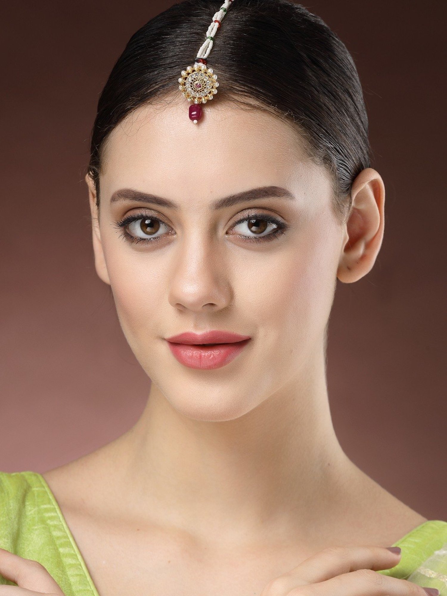 OOMPH White Pearls Wedding Hair Band