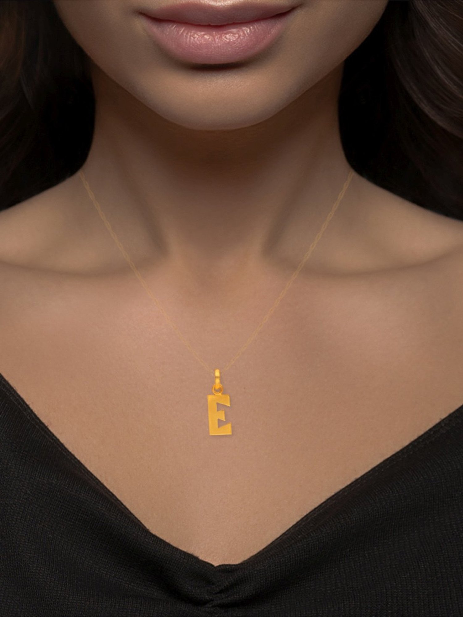 Joyalukkas 22k Love Embrace Gold Pendant