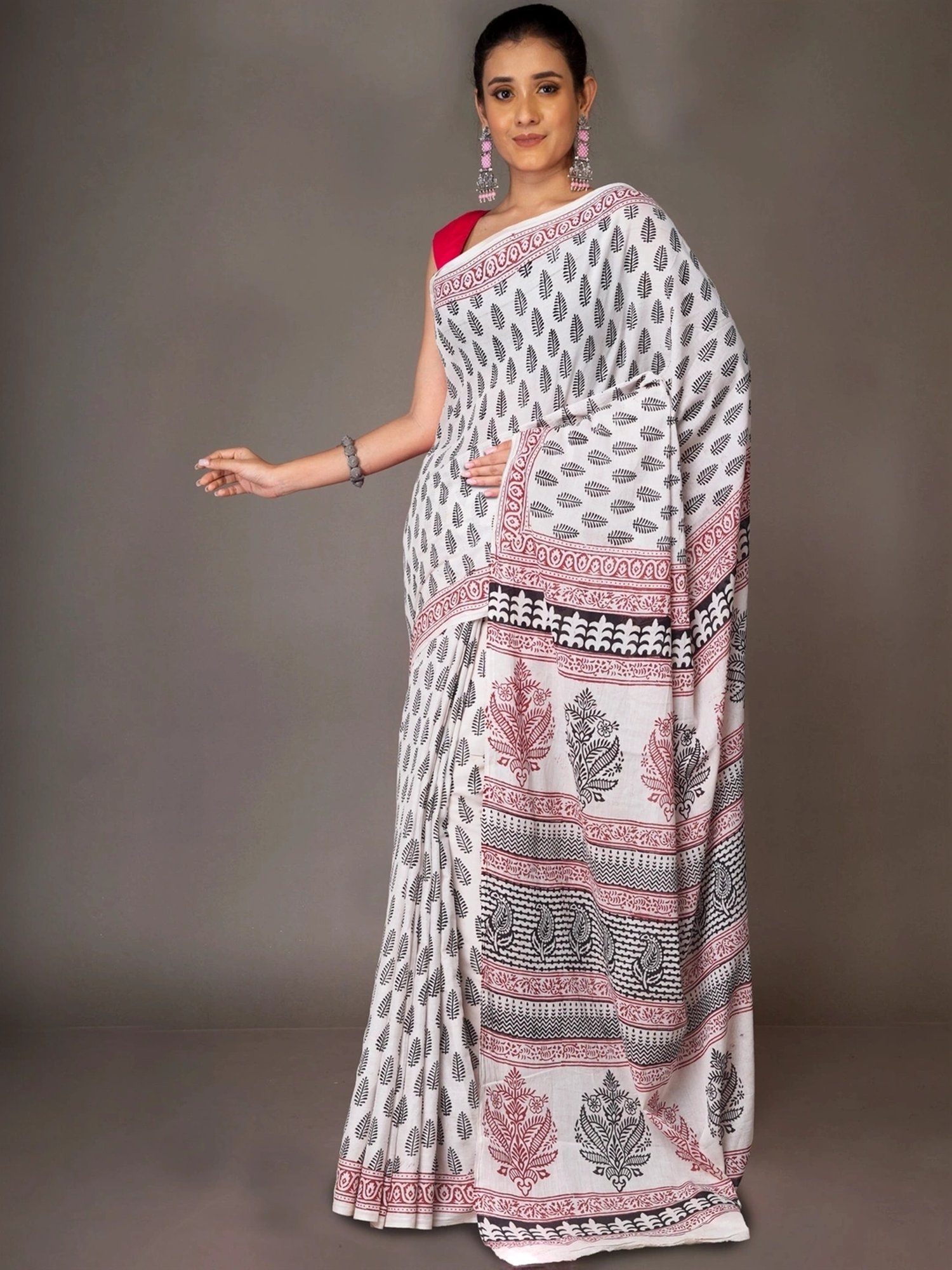 Unnati Silks White & Black Cotton Printed Saree With Unstitched Blouse