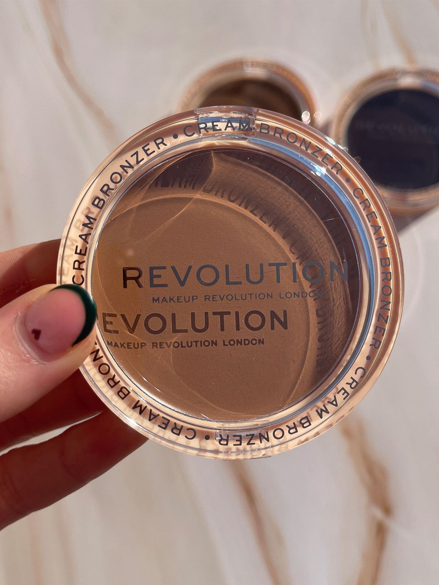 Makeup Revolution Ultra Cream Bronzer Medium - 6.7 gm