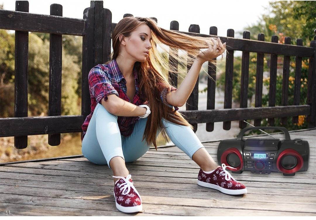 Naxa NPB-267 MP3/CD Classic Bluetooth Boom Box