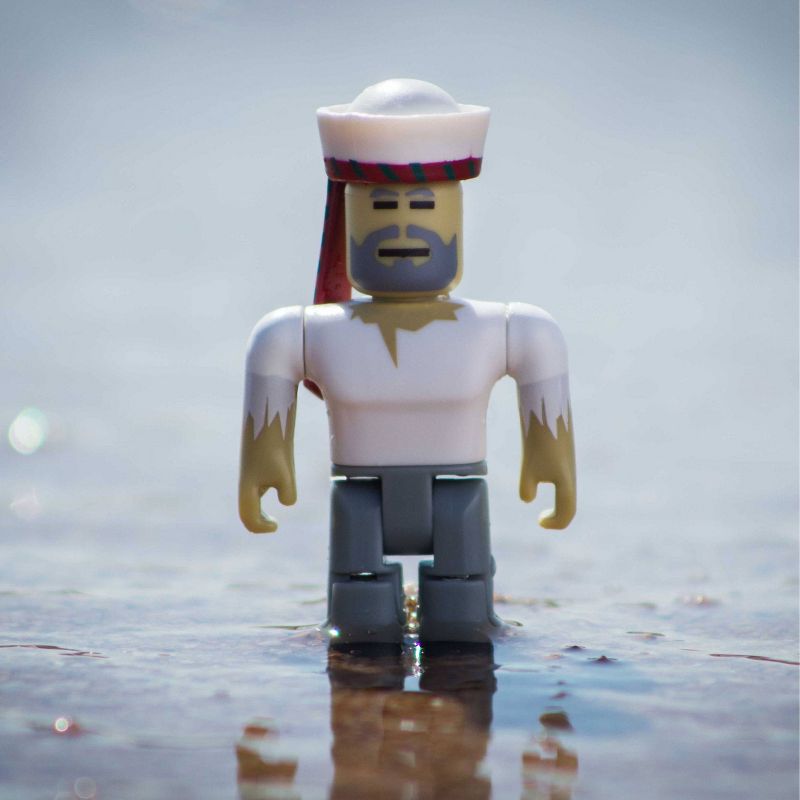 Roblox Action Collection: From the Vault - 20 Figure Pack (Includes Exclusive Virtual Item)