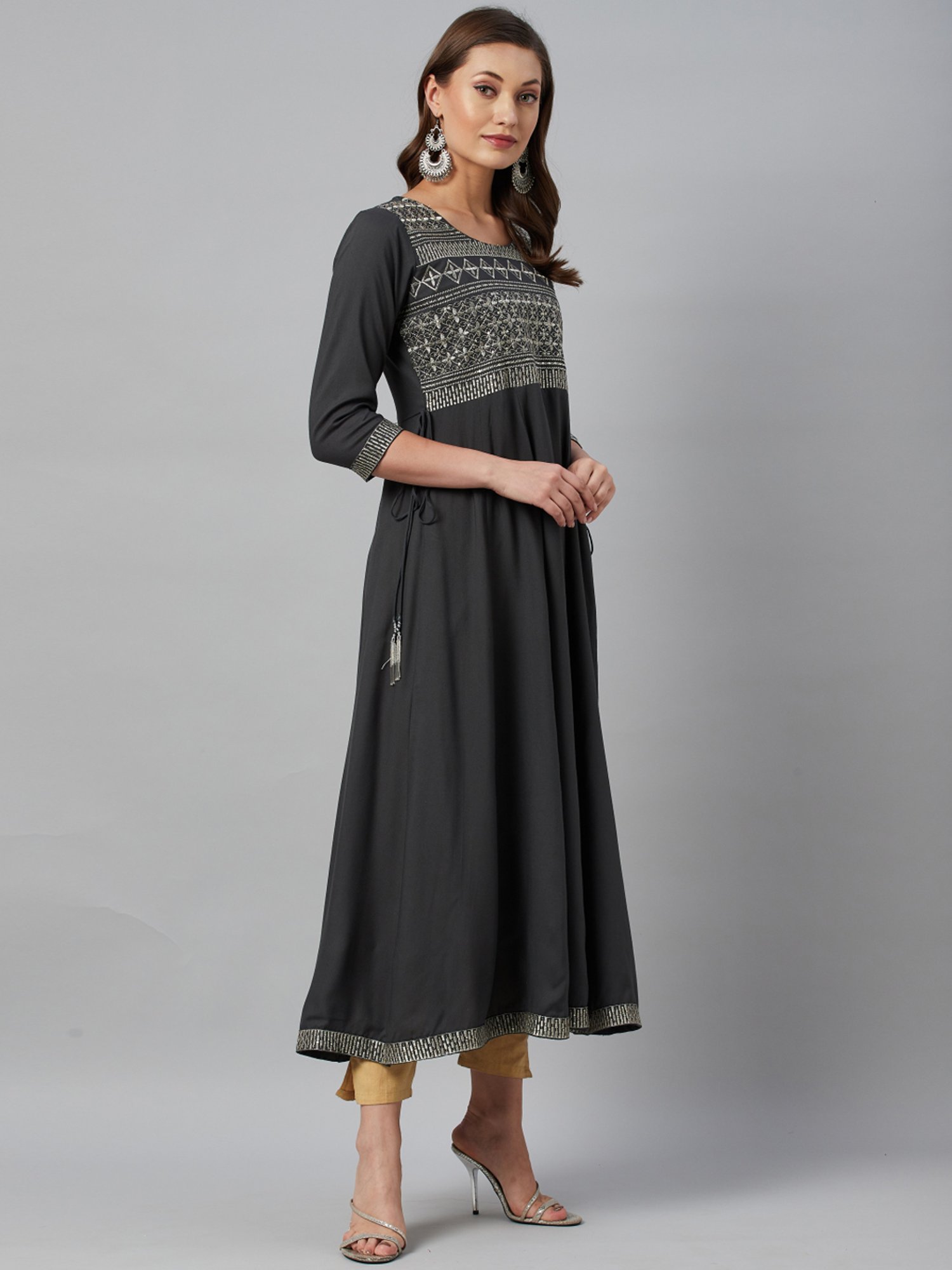 HIGHLIGHT FASHION EXPORT Grey Cotton Embroidered Anarkali Kurta