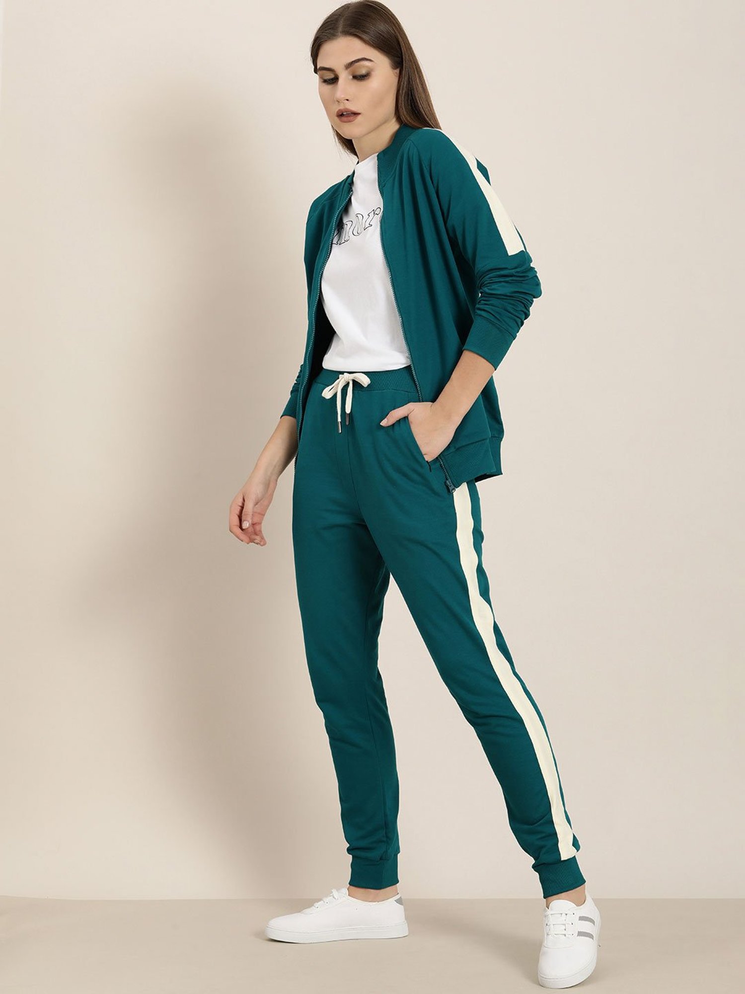 Difference of Opinion Green Cotton Sweatshirt