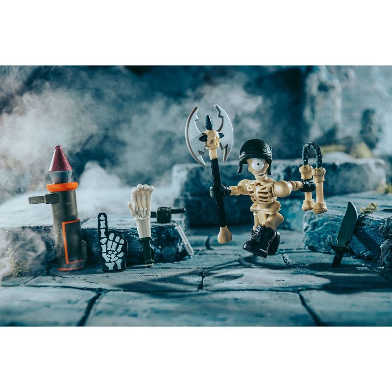 Roblox Avatar Shop Series Collection - Level 261 Undead Cyclops Soldier Figure Pack (Includes Exclusive Virtual Item)