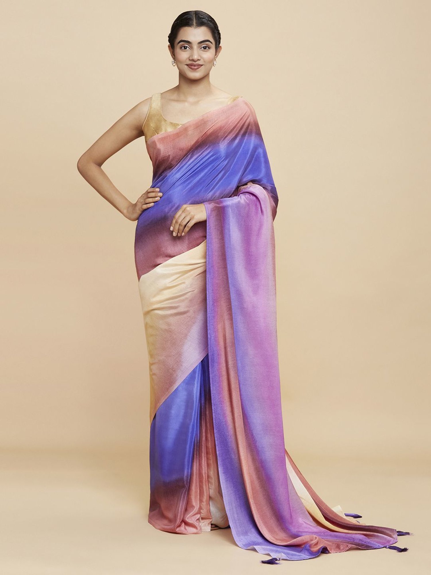 Navyasa Blue Liva Crepe Abstract Printed Saree With Coordinated Unstitched Blouse Piece