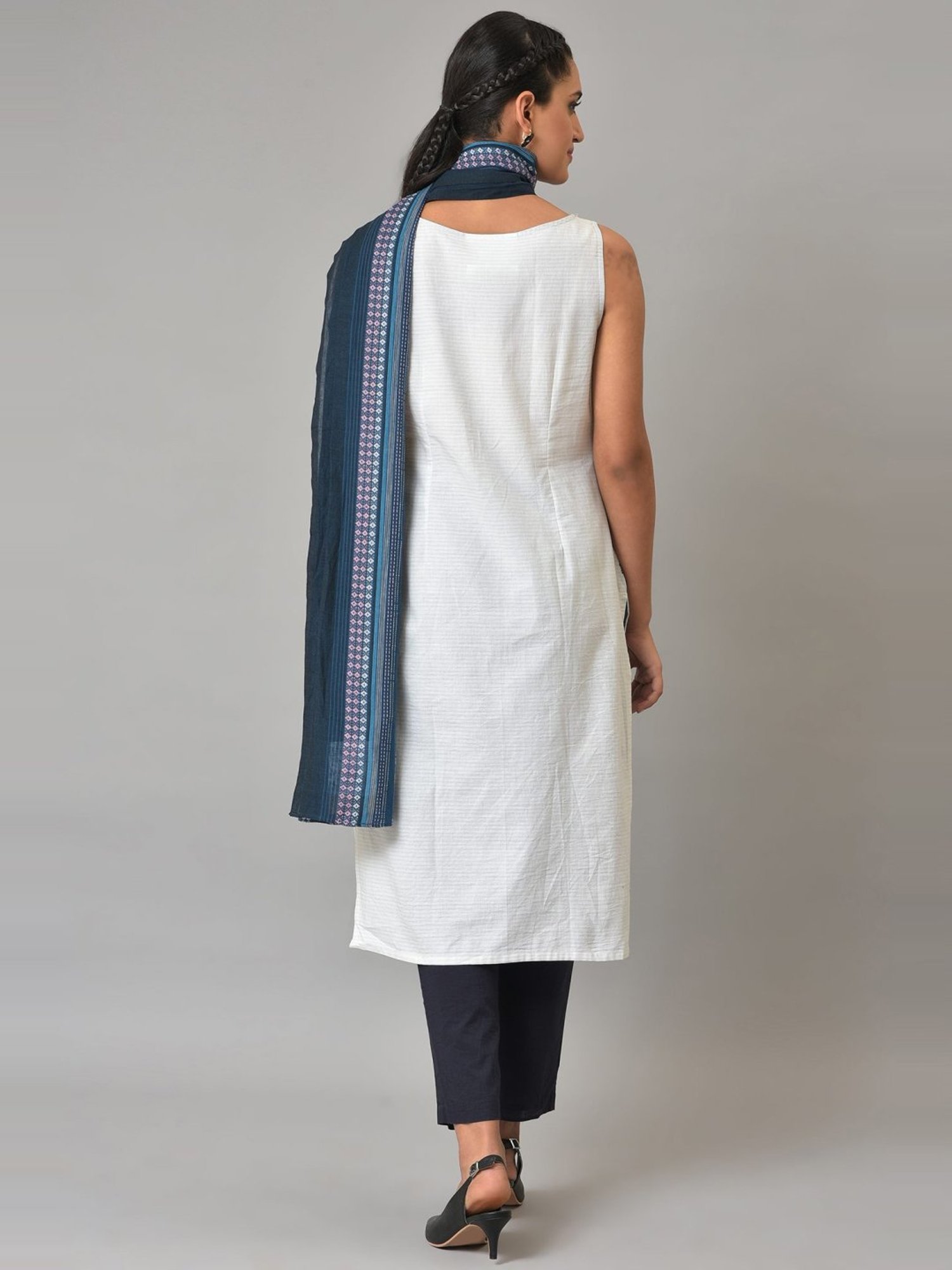 Aurelia White & Navy Cotton Embroidered Kurta Pant Set With Dupatta