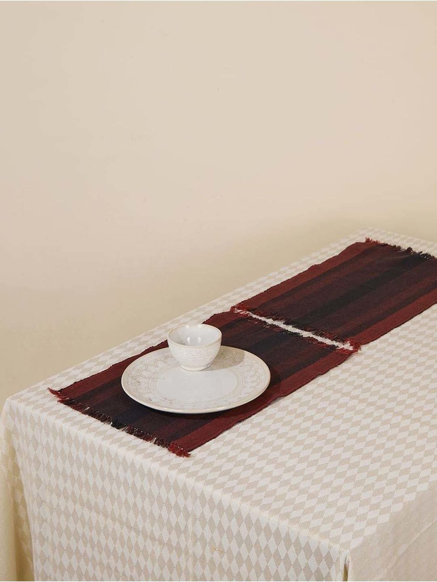 Table Runner with 4ct Placemats - Bullseye's Playground™