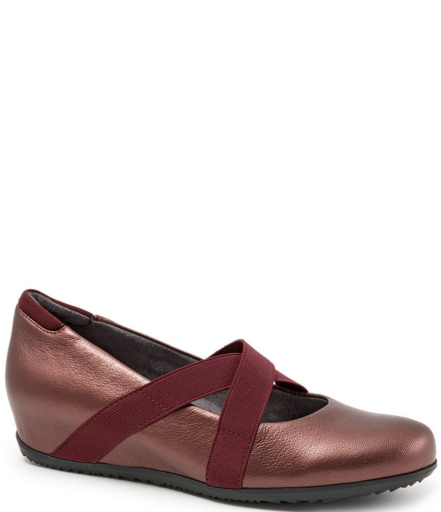 SoftWalk Waverly Leather Criss Cross Elastic Strap Slip-Ons