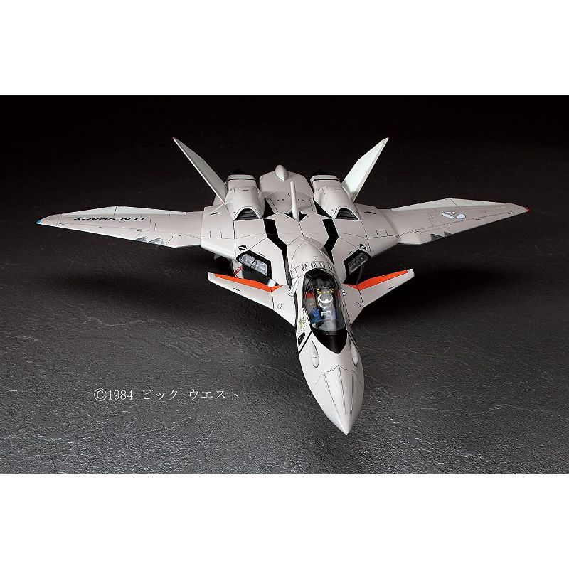 Hasegawa Macross Plus VF-11B Thunderbolt 1/72 Scale Model Kit