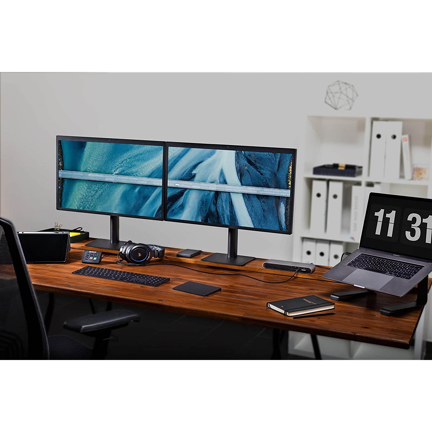 Elgato Thunderbolt 3 Pro Dock &ndash; With 50 Cm Thunderbolt Cable, 40Gb/S, Dual 4K Support, 2x Thunderbolt 3 (USB C), 4x USB 3.0, SD/Micro SD Card Reader, Audio I/O, Gigabit Ethernet, Aluminum Chassis.