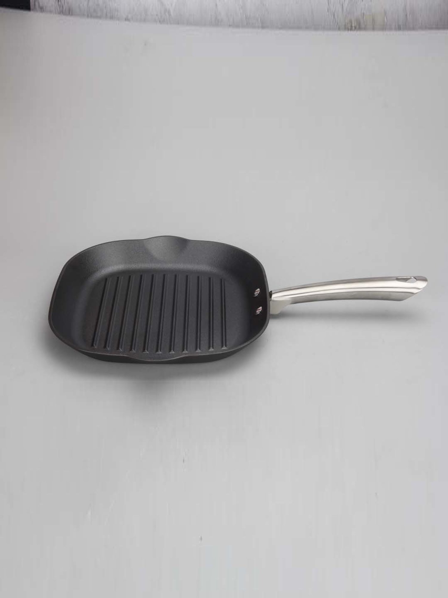 Femora Black Cast Iron Non Toxic & Coating Free Preseasoned Square Grill Pan With Tough Handle(28cm)