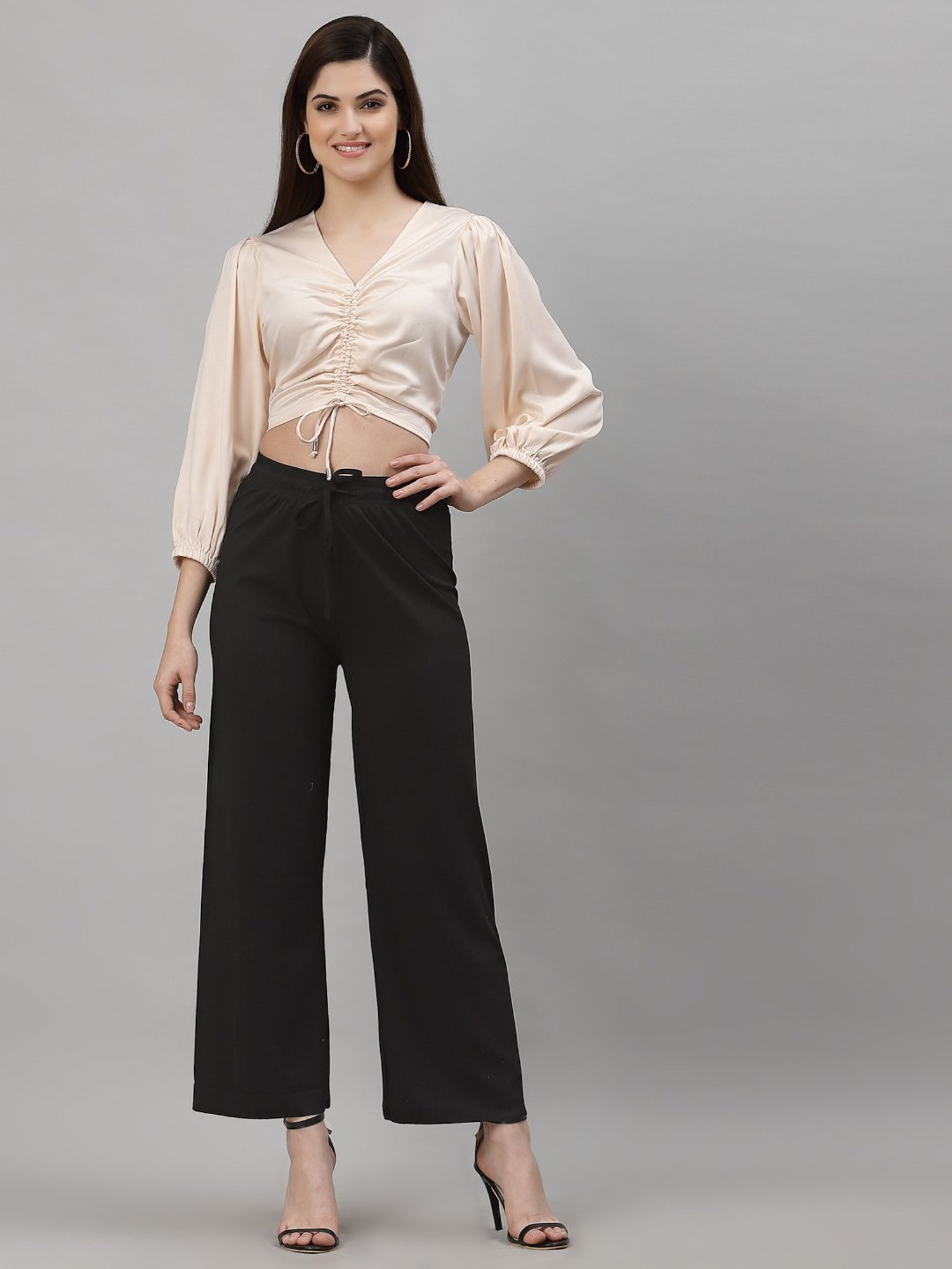 NEUDIS Cream V Neck Crop Top