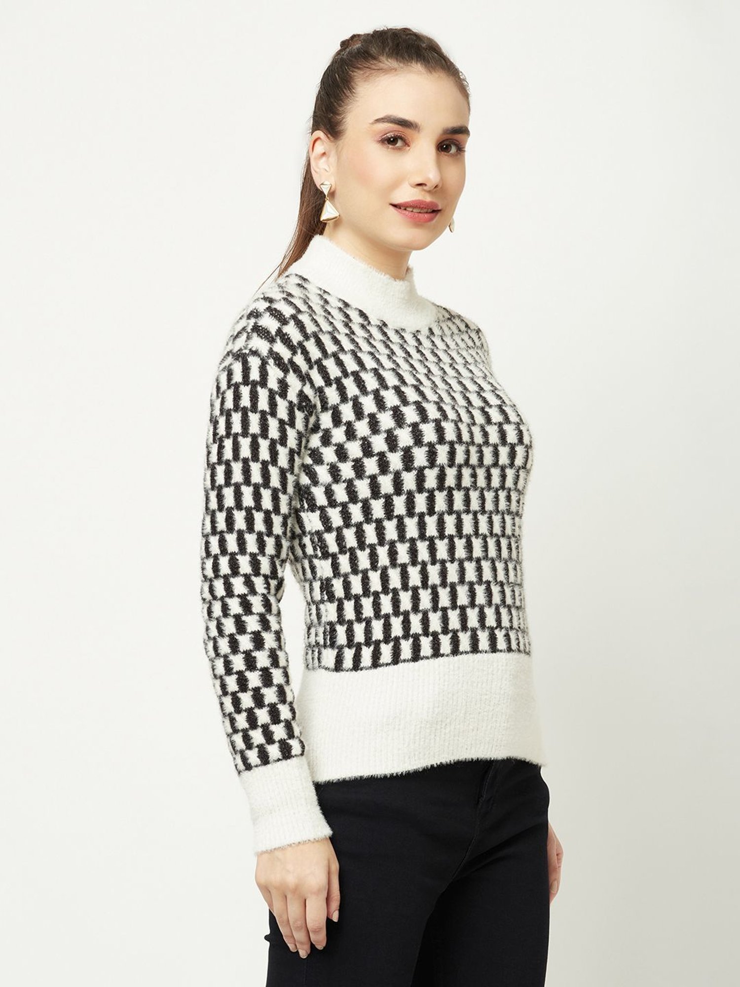 Crimsoune Club White & Black Chequered Sweater