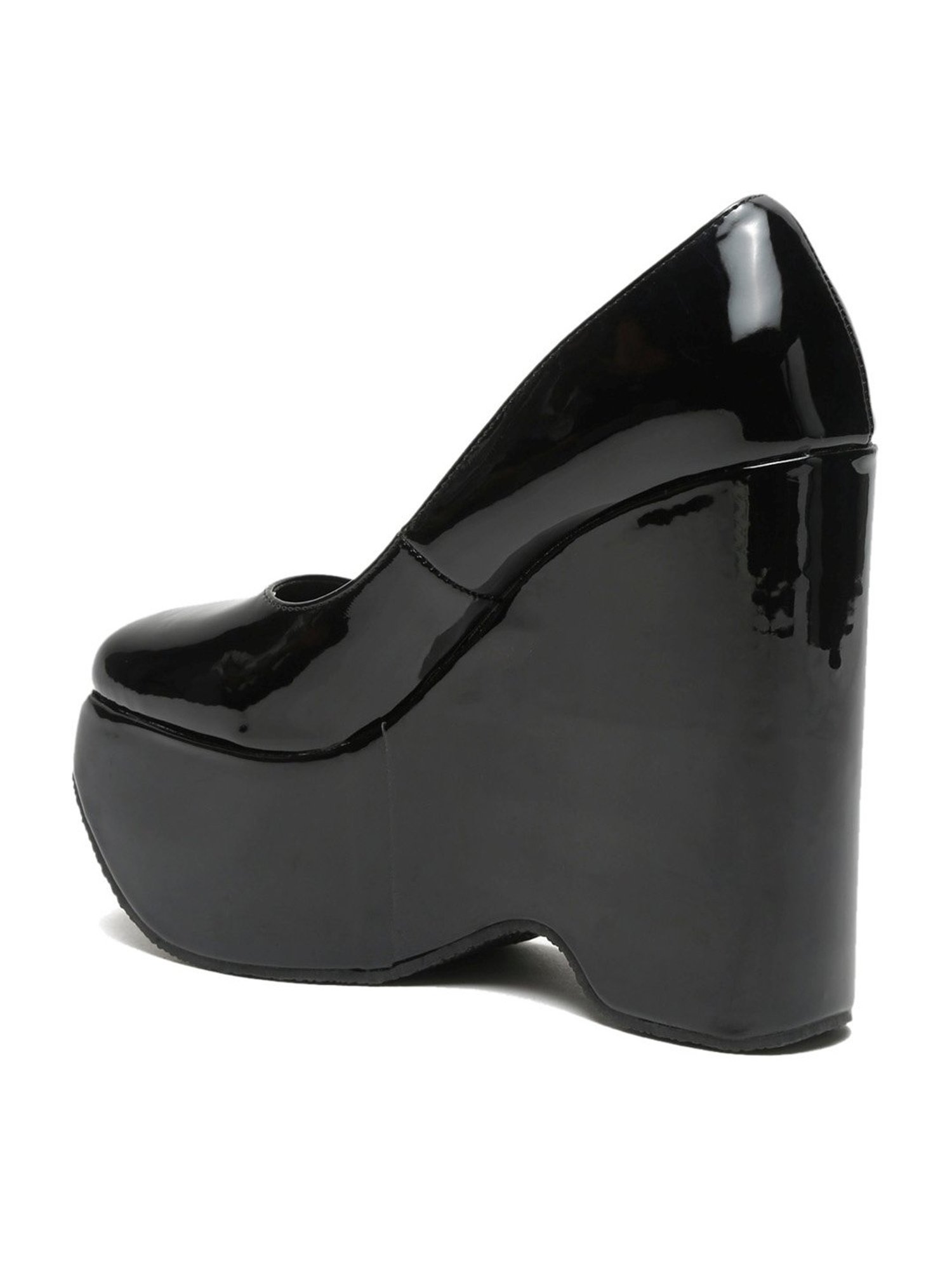 Flat N Heels Women's Black Wedge Pumps