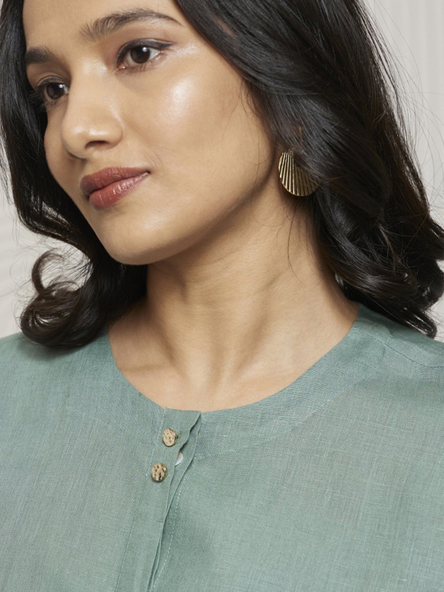 Artagai Nilgiri Green Kantha Extended Sleeve Dress with Front Tie Up