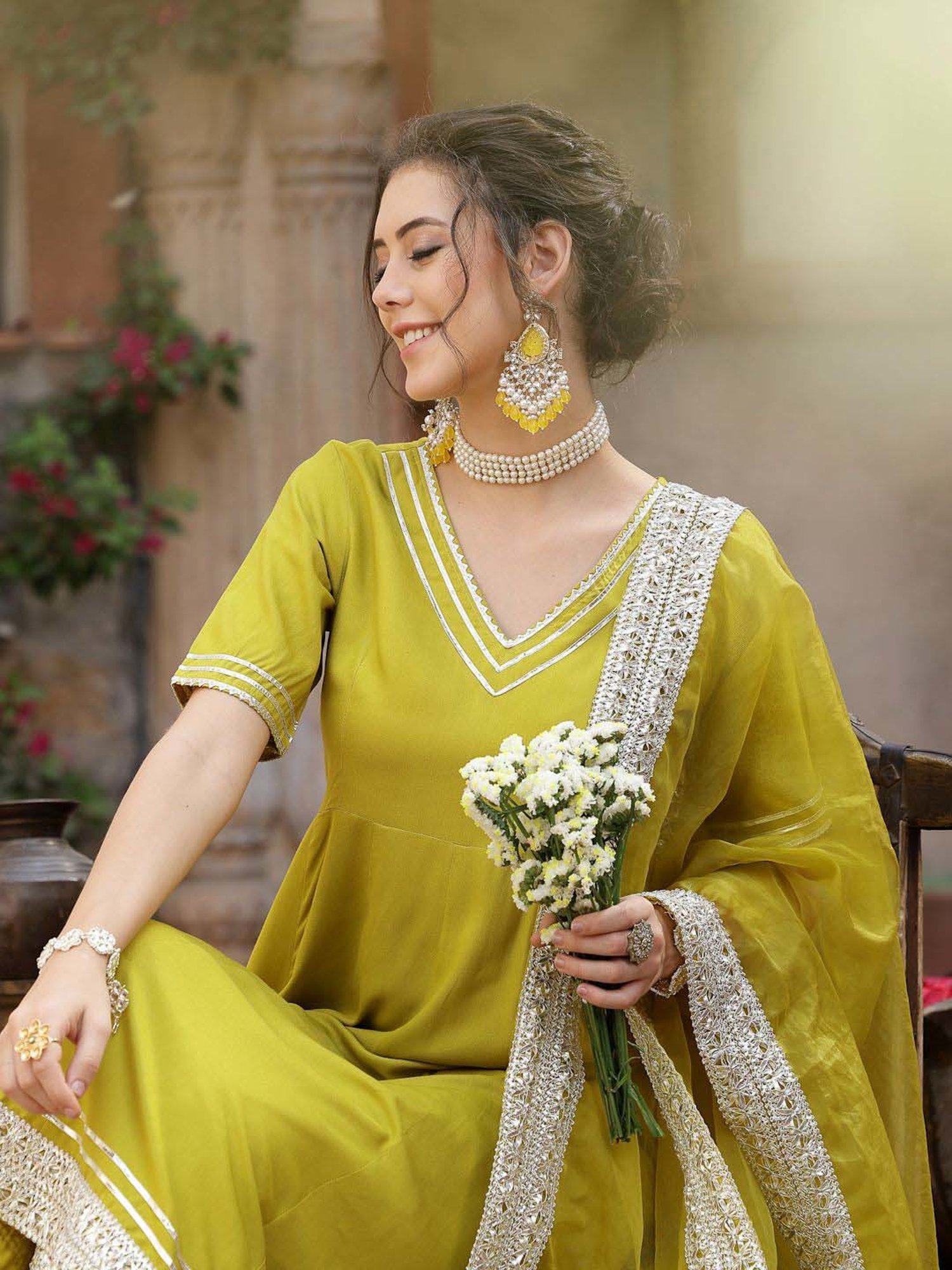 Stylum Green Plain Kurta Pant Set With Dupatta