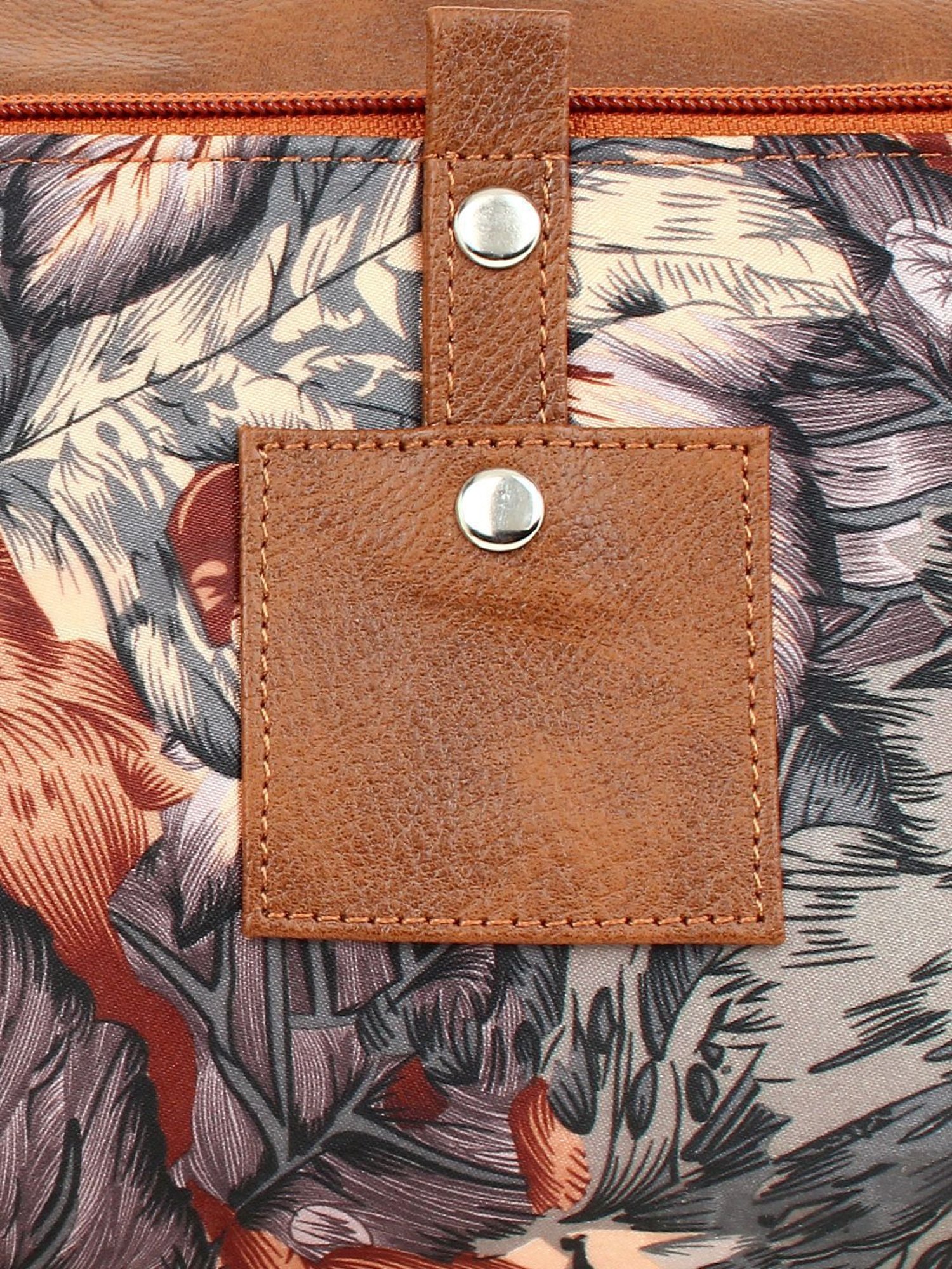 Spice Art Tan Clutch