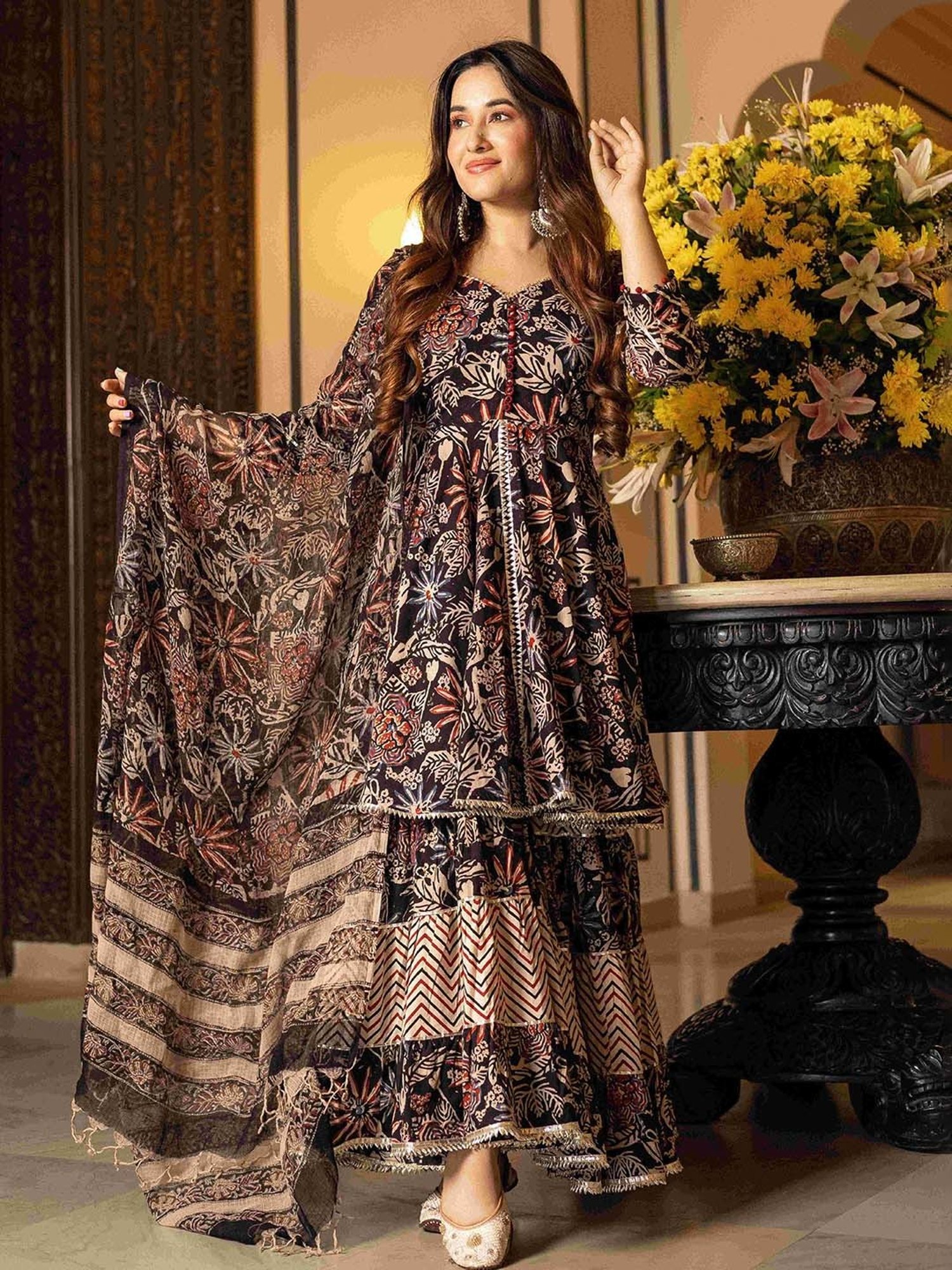 AACHHO Black Aranya Handblock Gotapatti Sharara Set