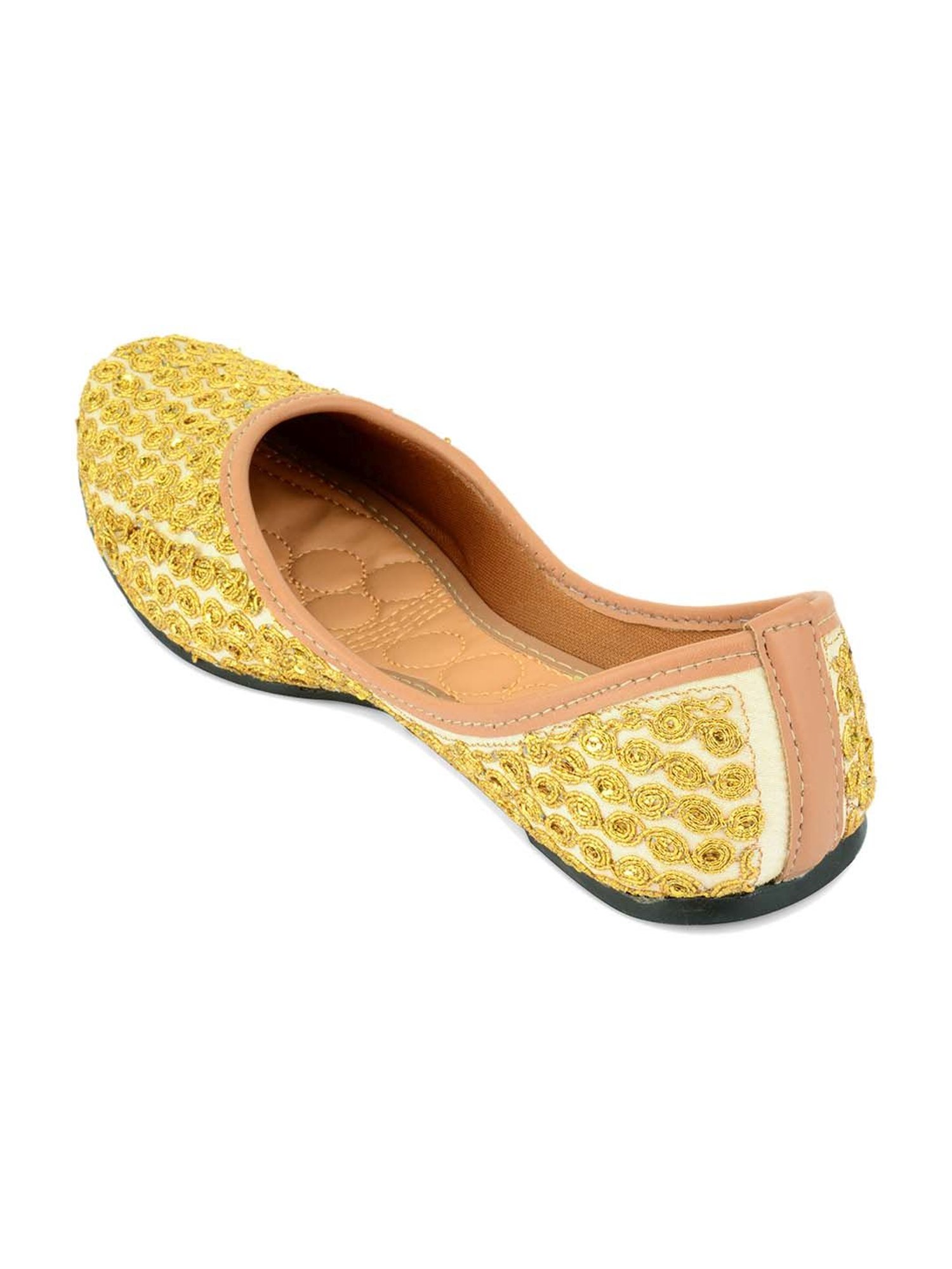 Desi Colour Women's Yellow Ethnic Juttis
