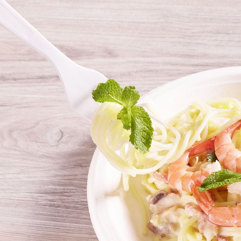 Sparkle and Bash 80-Pack 60th Birthday Disposable Paper Plates 9" Black Party Supplies