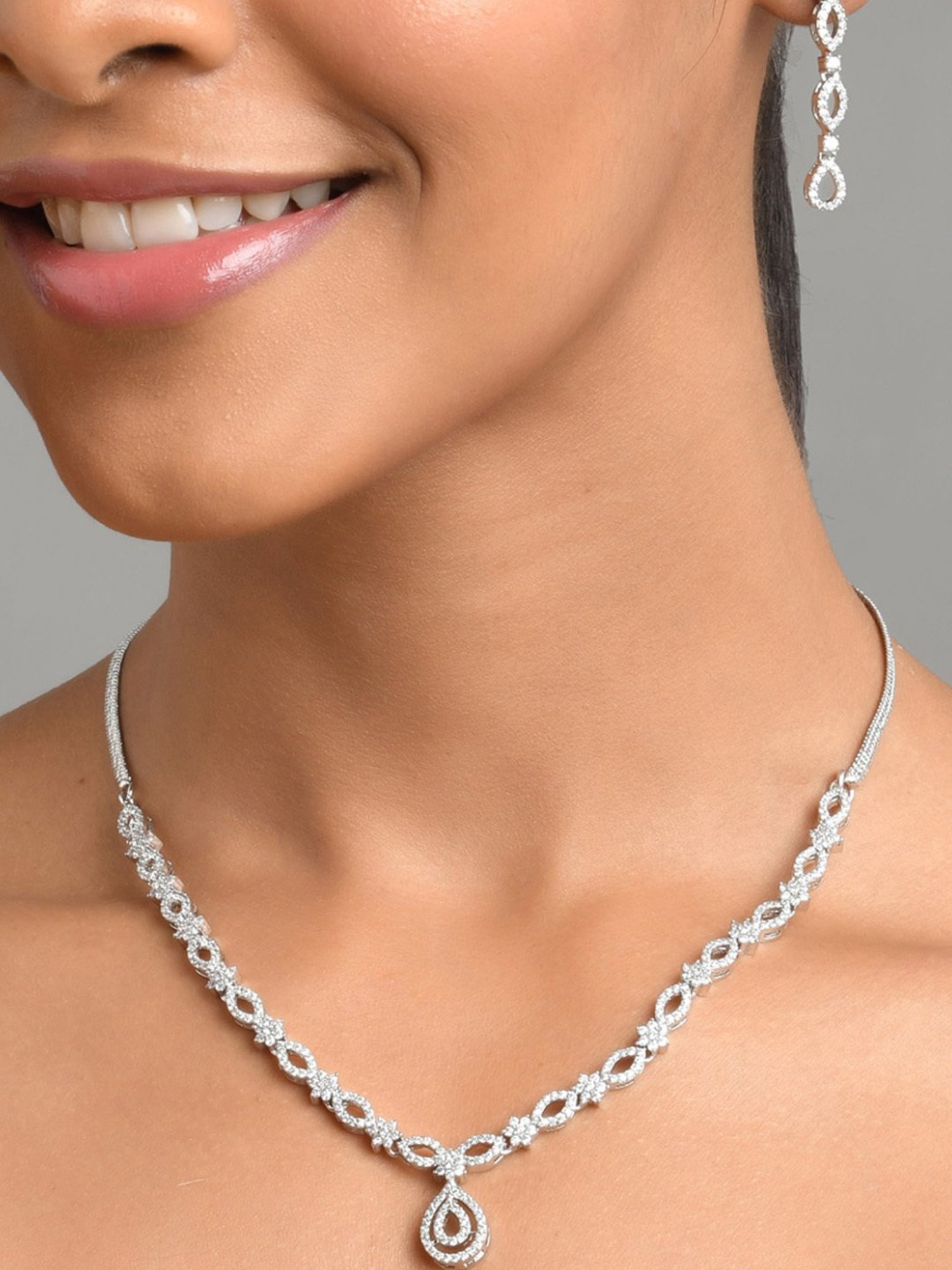 Fida Luxurious Silver Jewellery Set