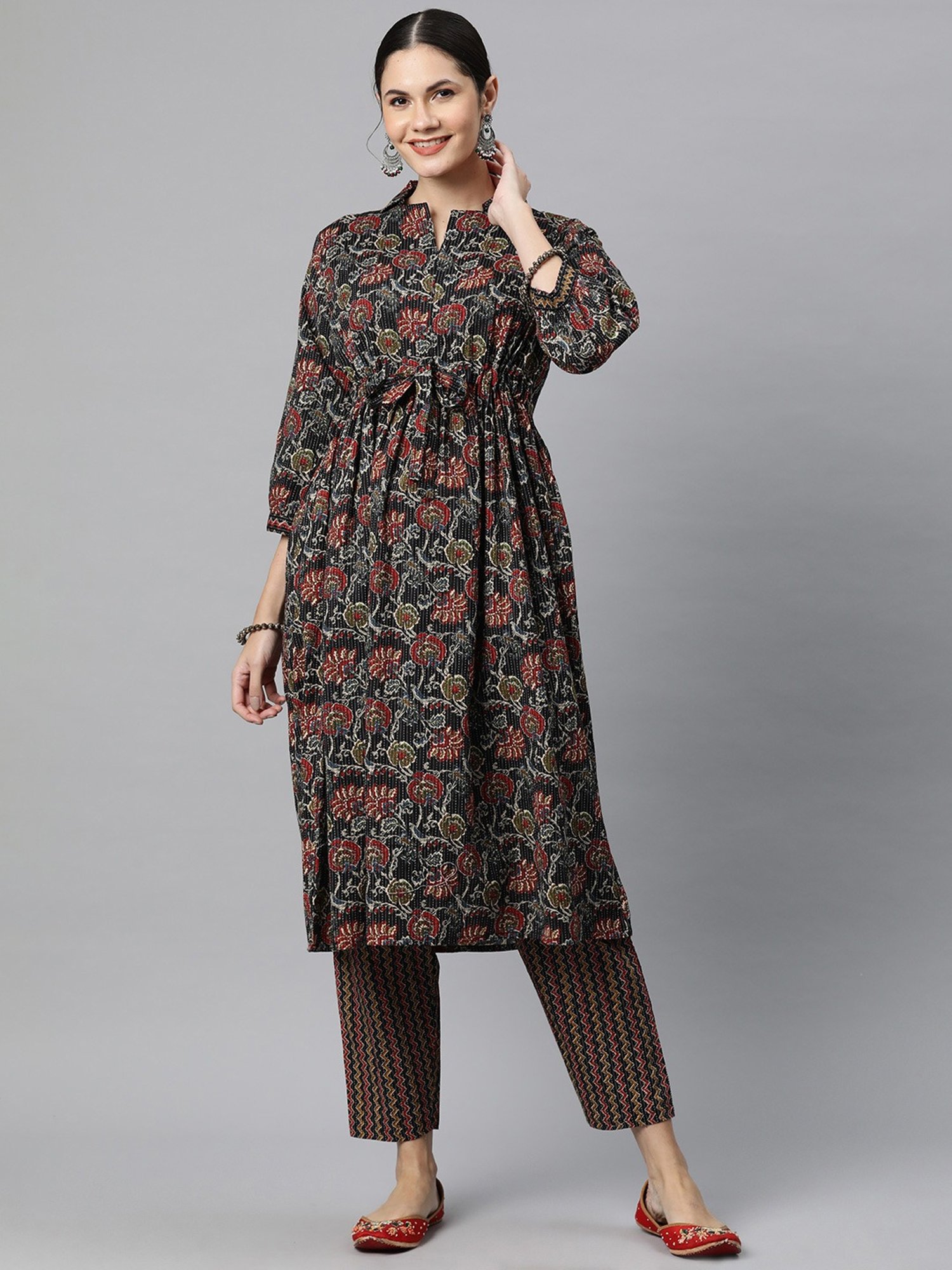 READIPRINT FASHIONS Black Cotton Floral Print Kurta Pant Set