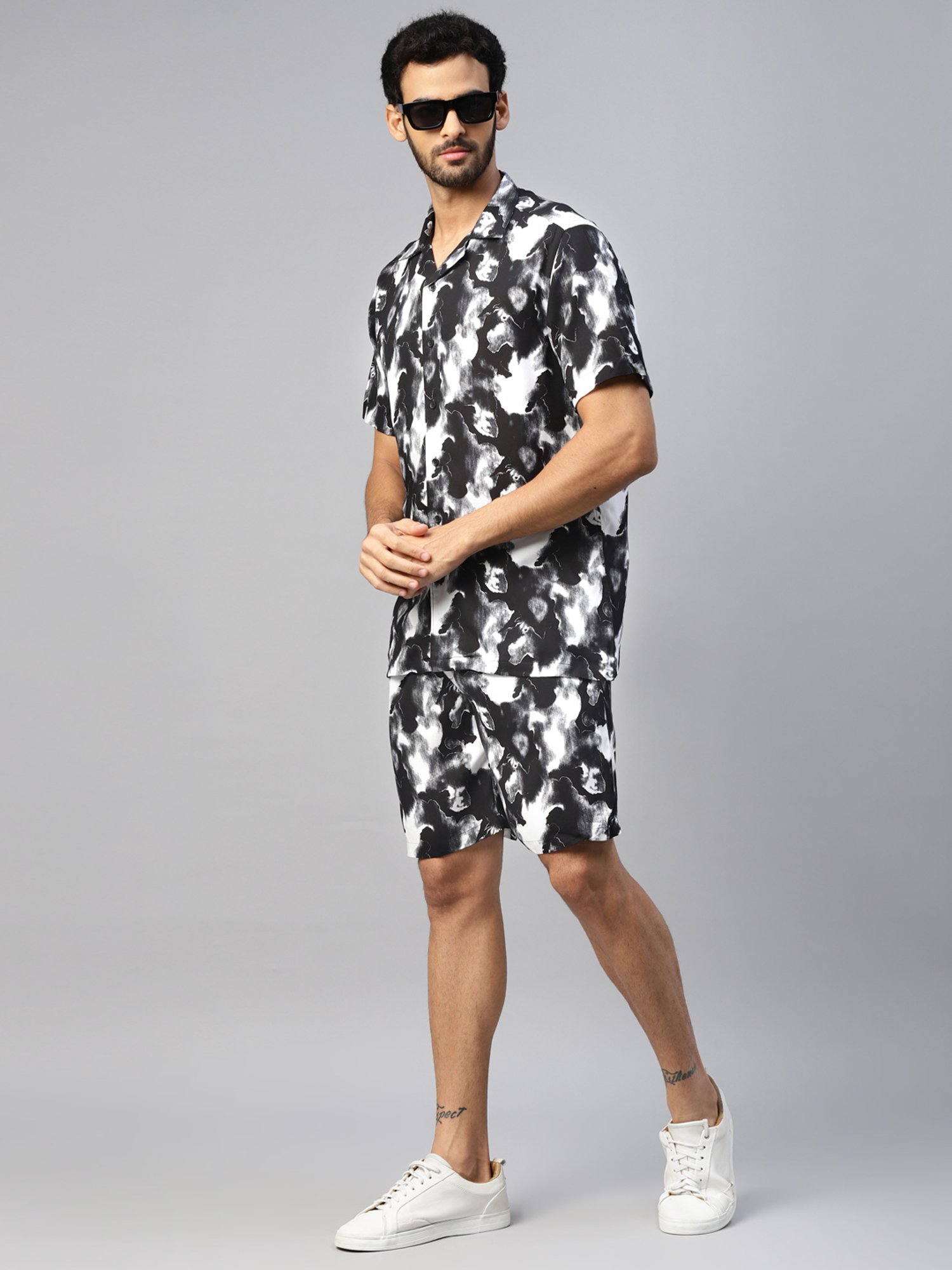 Don Vino Black & White Relaxed Fit Printed Shirt & Shorts Set