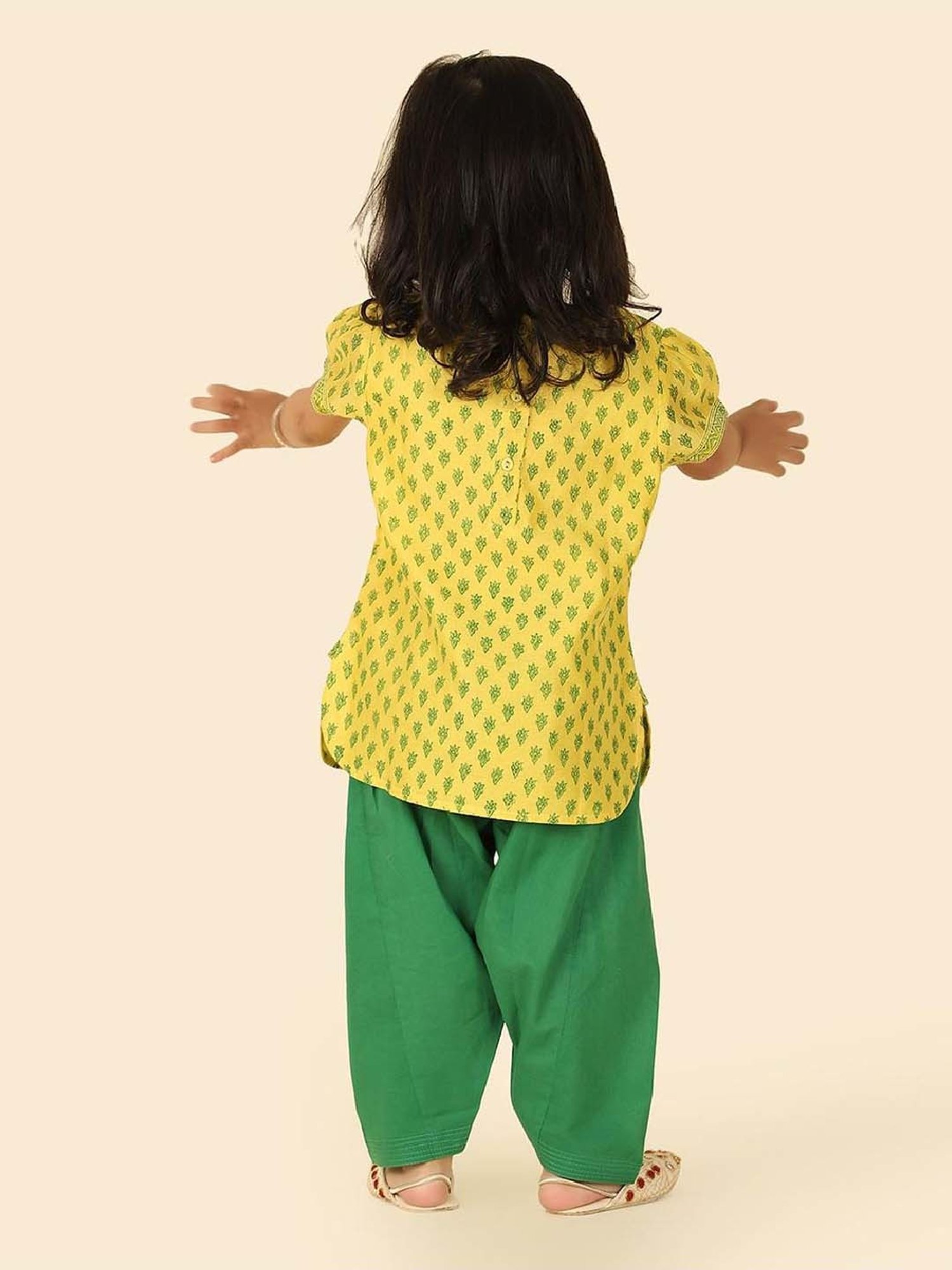 Bumzee Kids Grey & White Checks Full Sleeves Shirt, Waistcoat with Pants