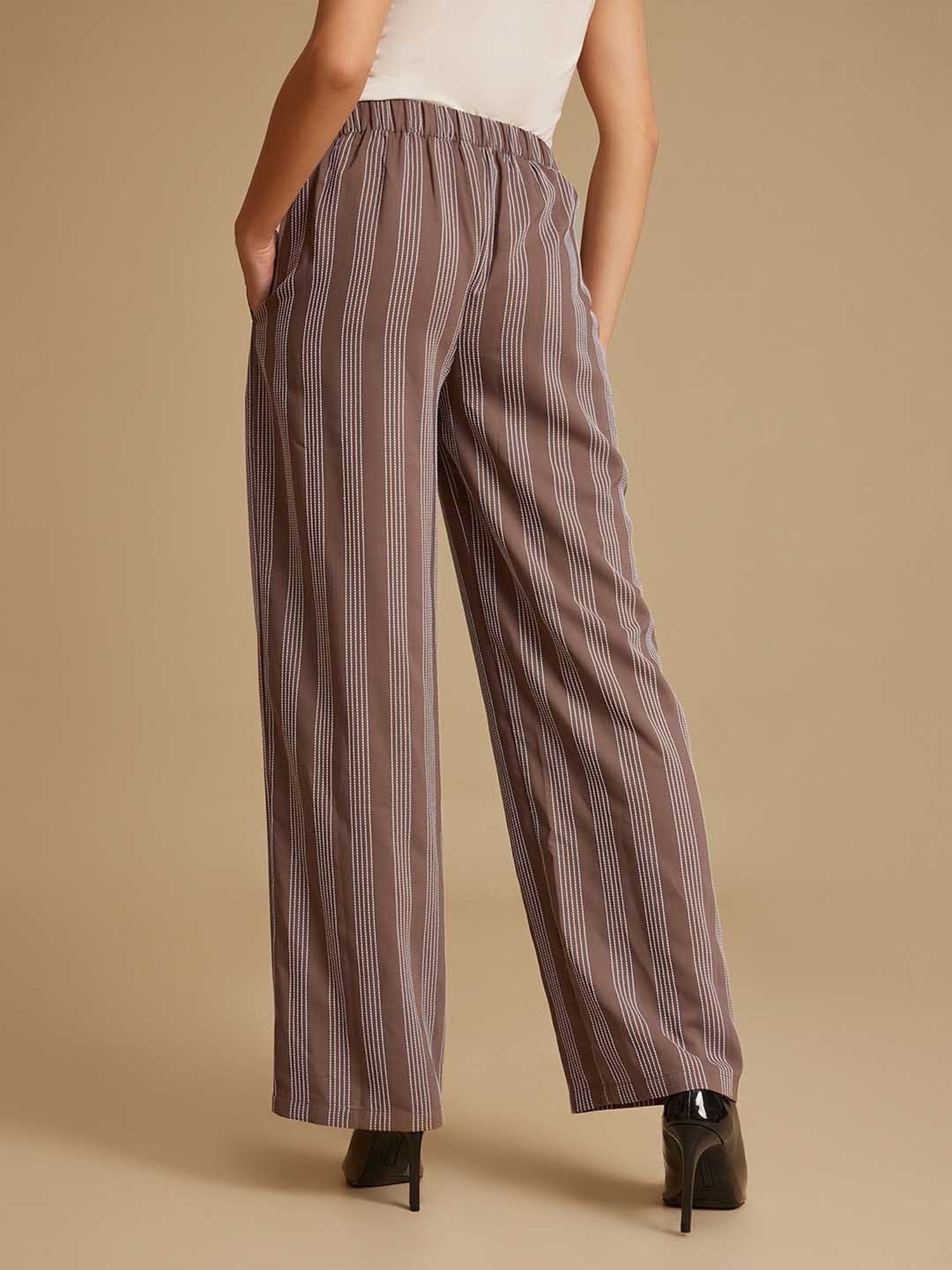 Crozo By Cantabil Black Checks Regular Fit Mid Rise Trousers