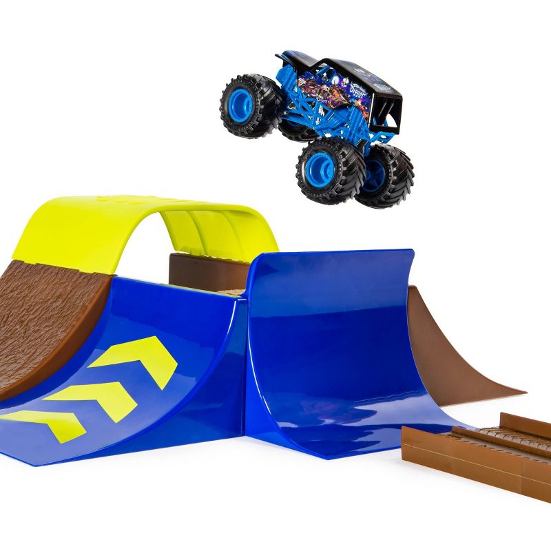 Monster Jam Champ Ramp Freestyle