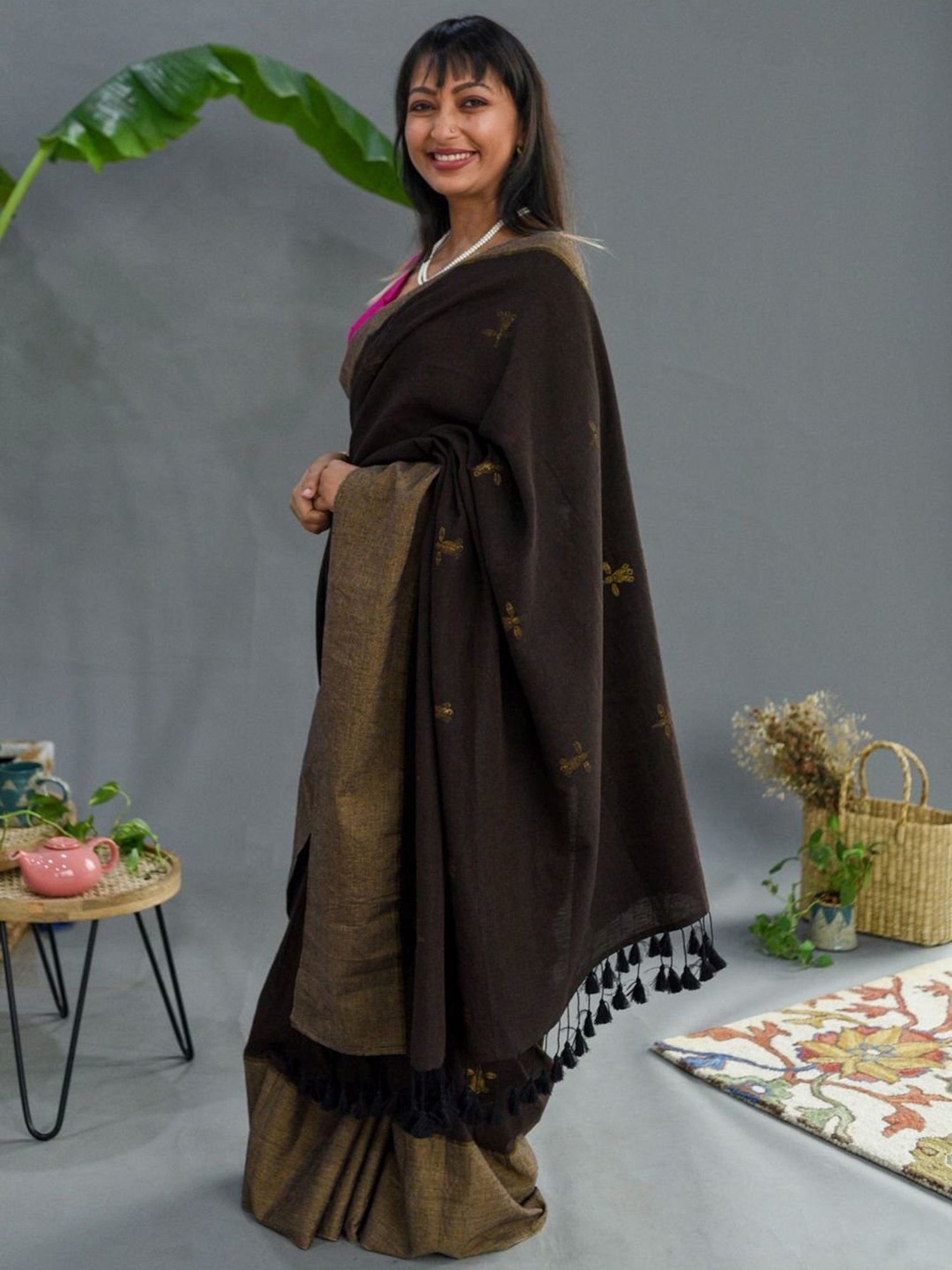 Suta Brown Cotton Woven Saree Without Blouse