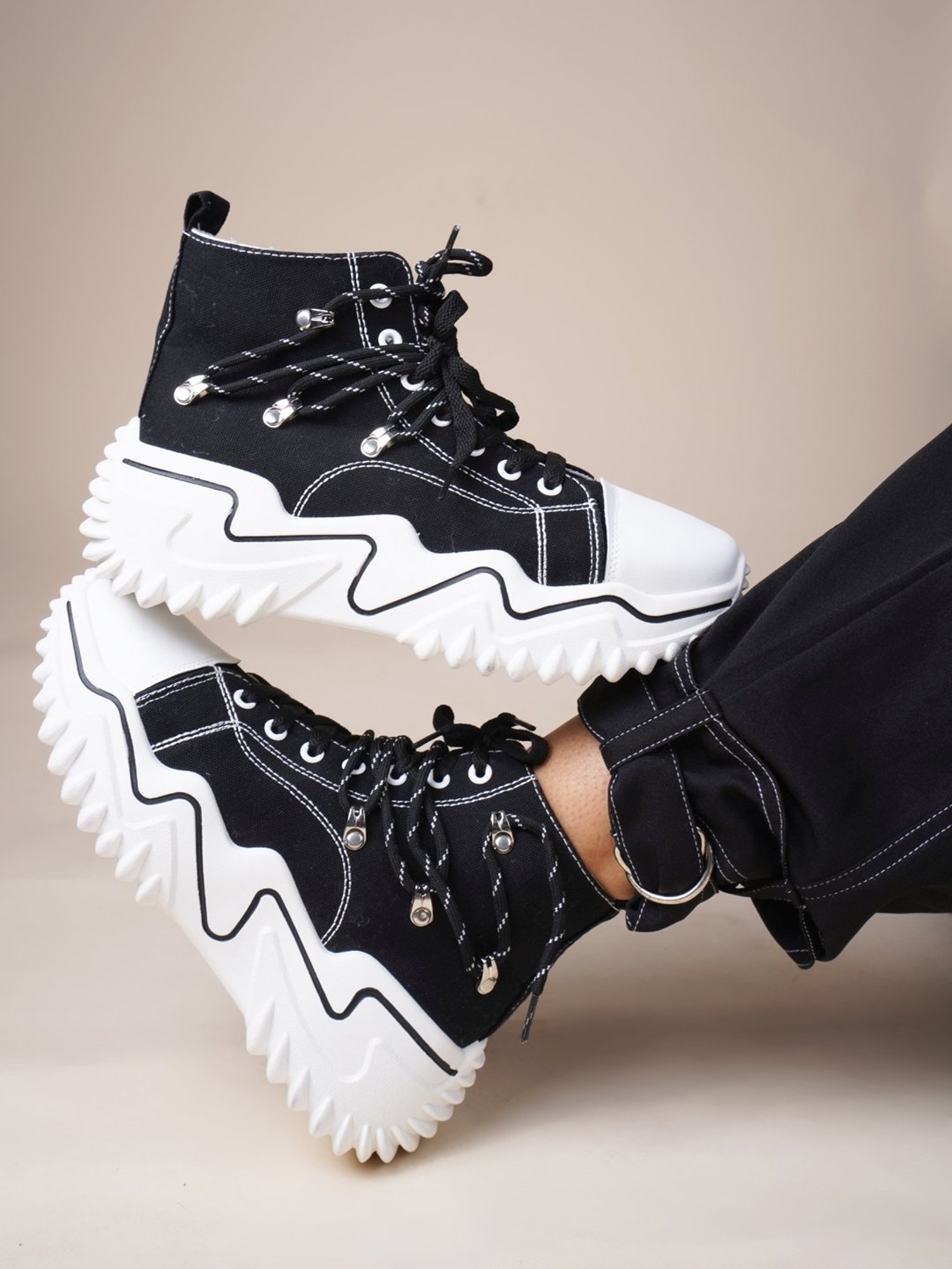 The White Pole Women's Black Ankle High Sneakers