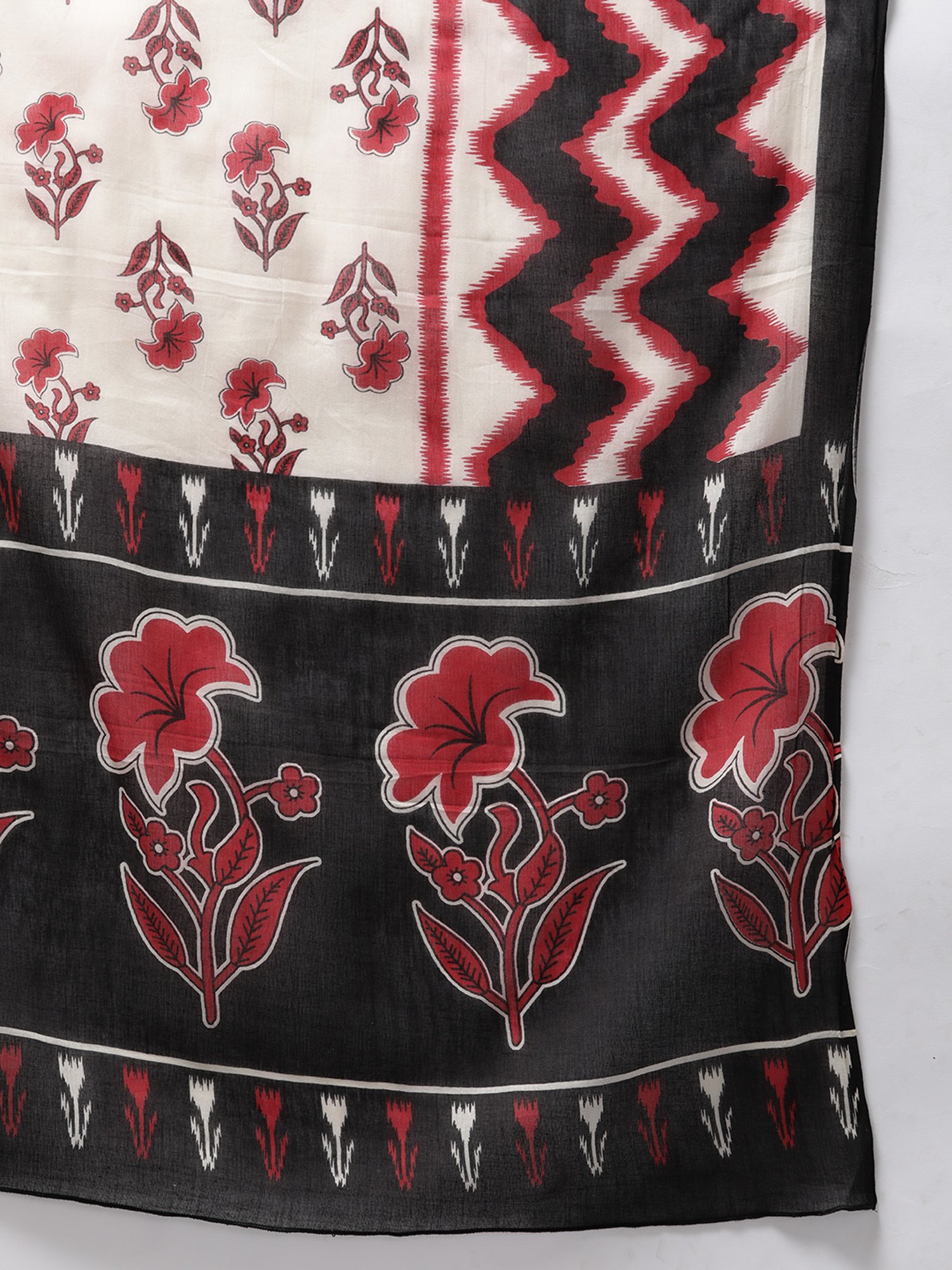 Prakrti Black Cotton Printed Kurta With Pant & Dupatta