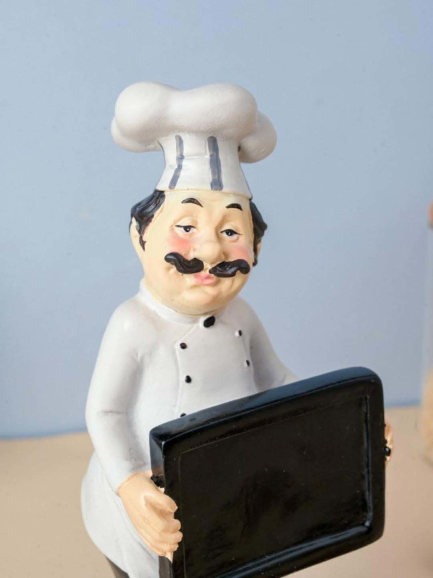 Nestasia Artisanal Black & White Resin Made MasterChef Decor Table Showpiece Holding Black Board