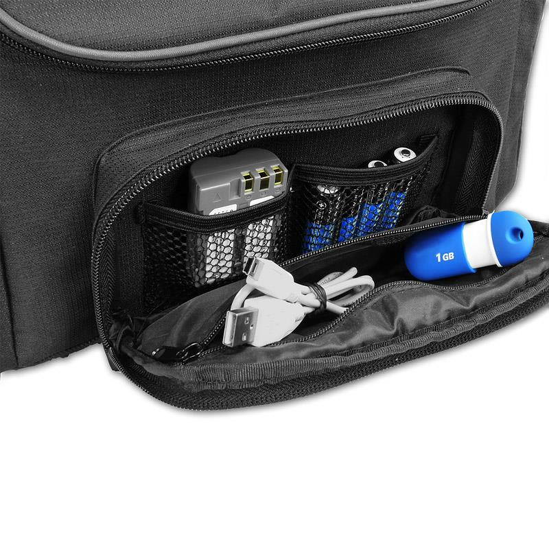 USA GEAR Portable Messenger Tablet Carrying Bag- Works with Samsung Galaxy Tab 3, Microsoft Surface 2, Google Nexus 7, Lenovo IdeaPad Yoga 11S, ASUS Transformer Pad TF300 & More + Bonus Cleaning Kit