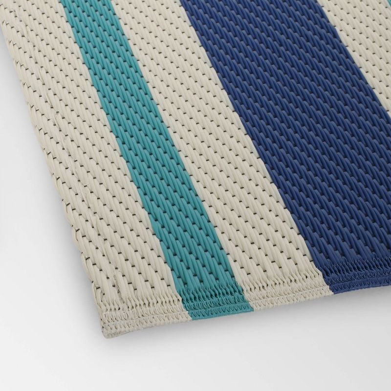 4'x6' Alveton Outdoor Modern Scatter Rug Turquoise/Cream - Christopher Knight Home