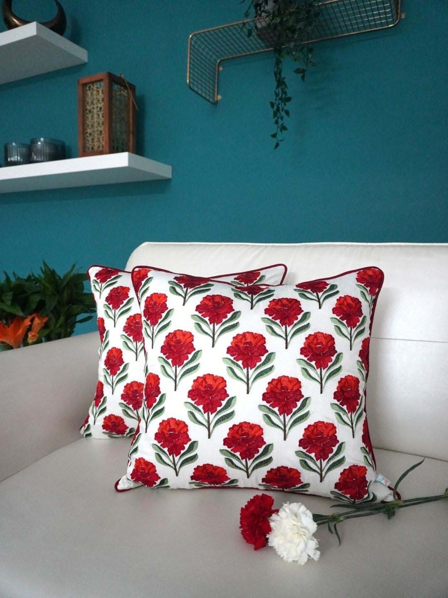 TARA Sparkling Homes Bagh-e-Khaas Red & White Cotton Cushion Cover - Set of 4