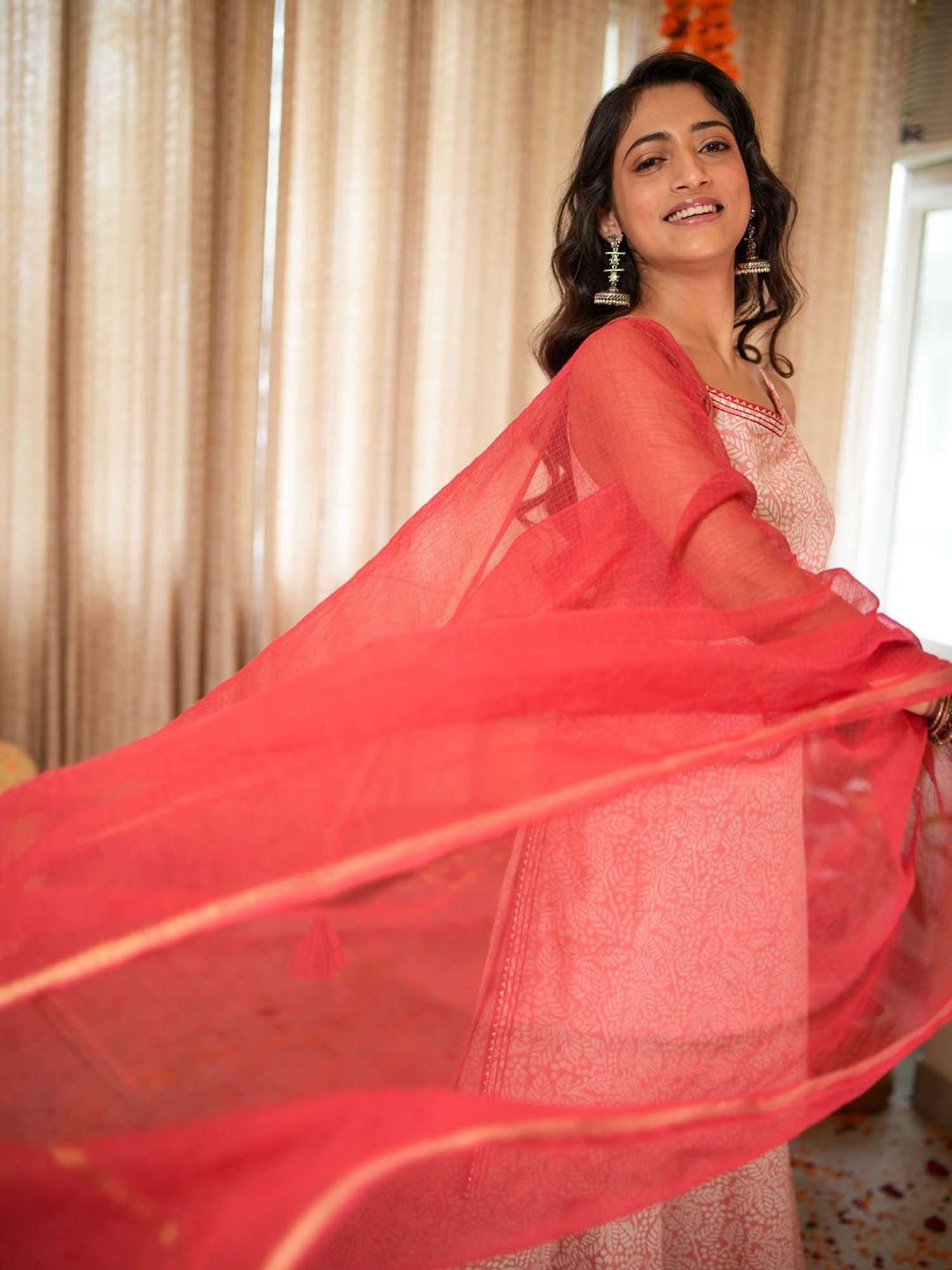 Akiso Red Cotton Kota Doria Dupatta with Scalloped Embroidered Edges with Tassel Details