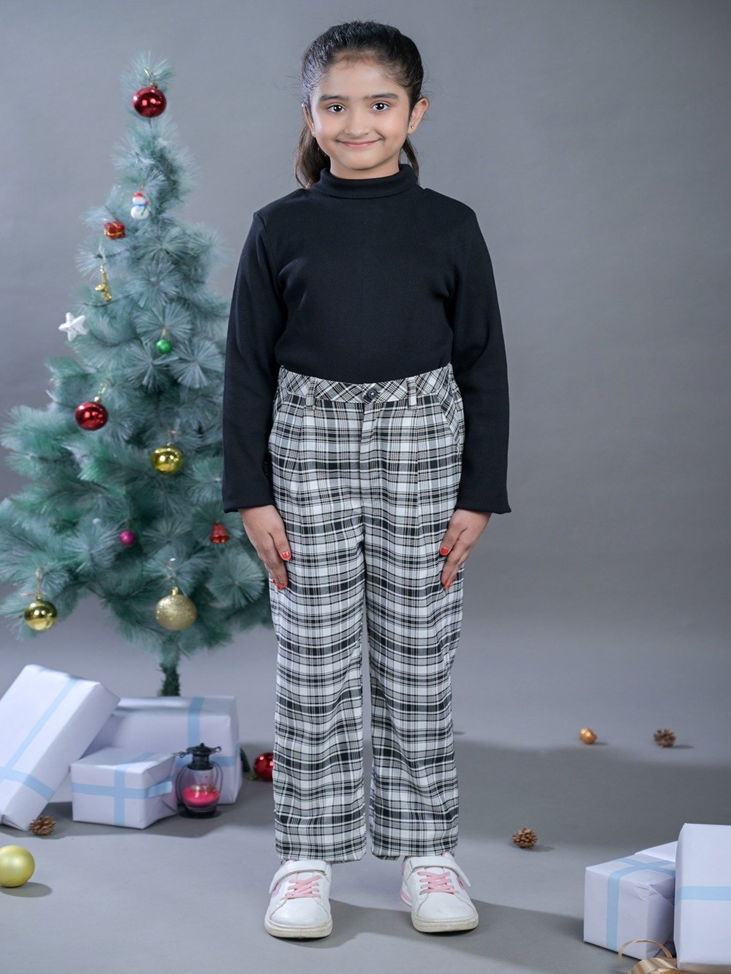 Budding Bees Kids Black Checks Full Sleeves T-Shirt with Pants