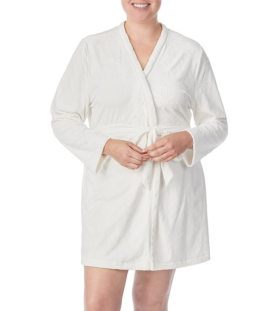 kate spade new york Plus Embossed Floral Plush Long Sleeve Flat Band Neck Self-Tie Short Wrap Robe