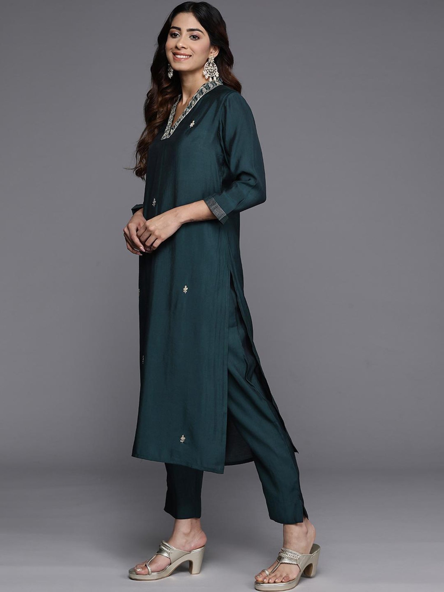 Varanga Blue Embroidered Kurta Pant Set With Dupatta