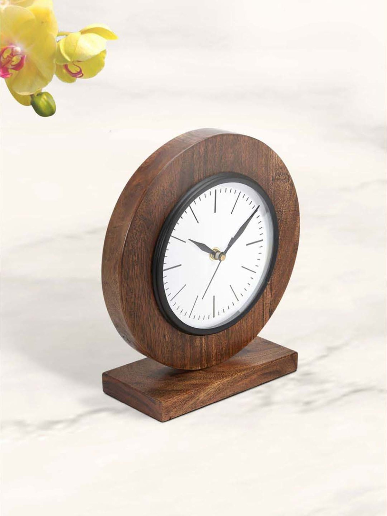 SEIKO classic black plastic wall clock with sweep movement