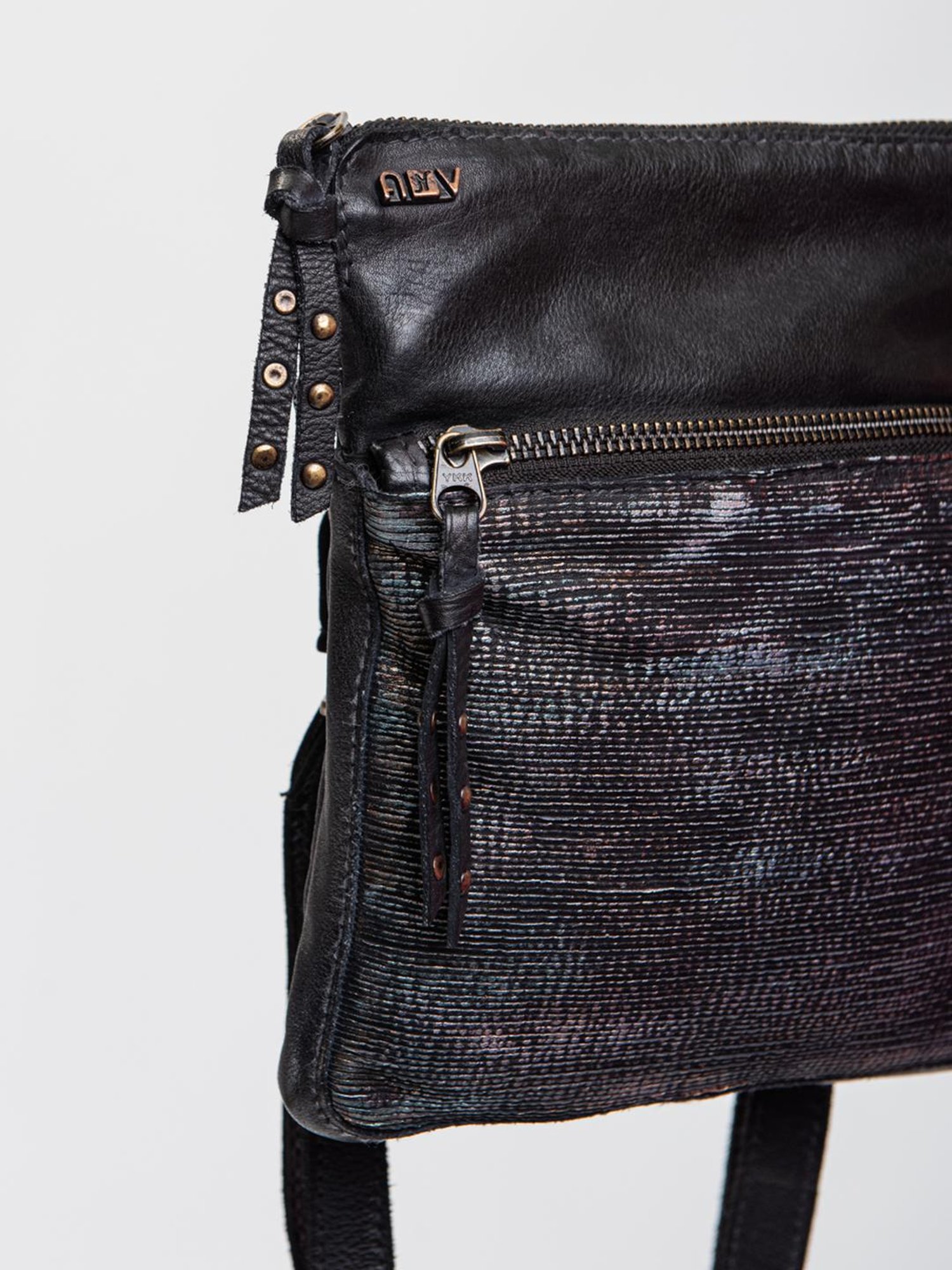 Art N Vintage Simona Black Leather Textured Small Sling Handbag