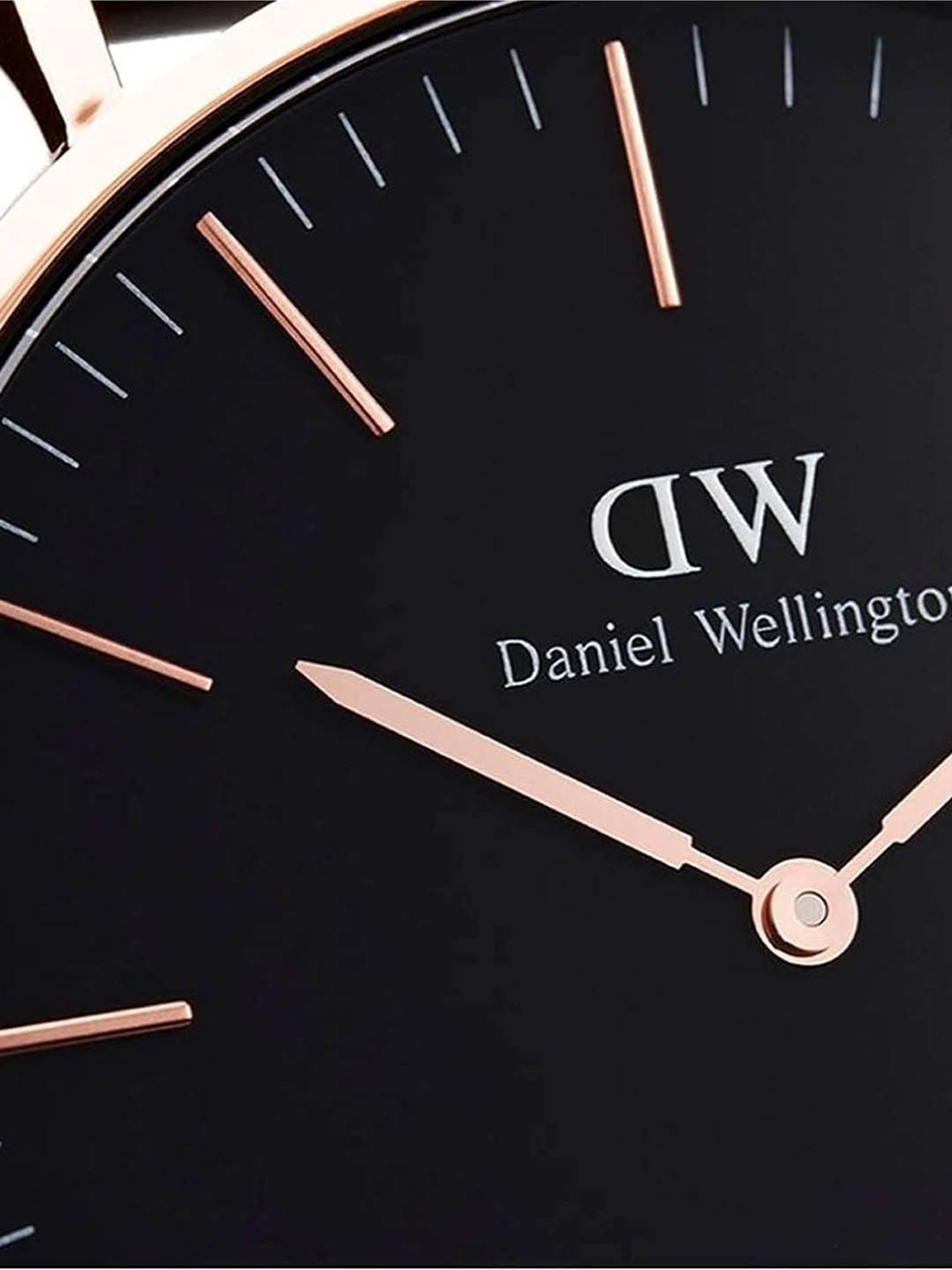 Daniel Wellington DW00100125 Classic Analog Watch for Men