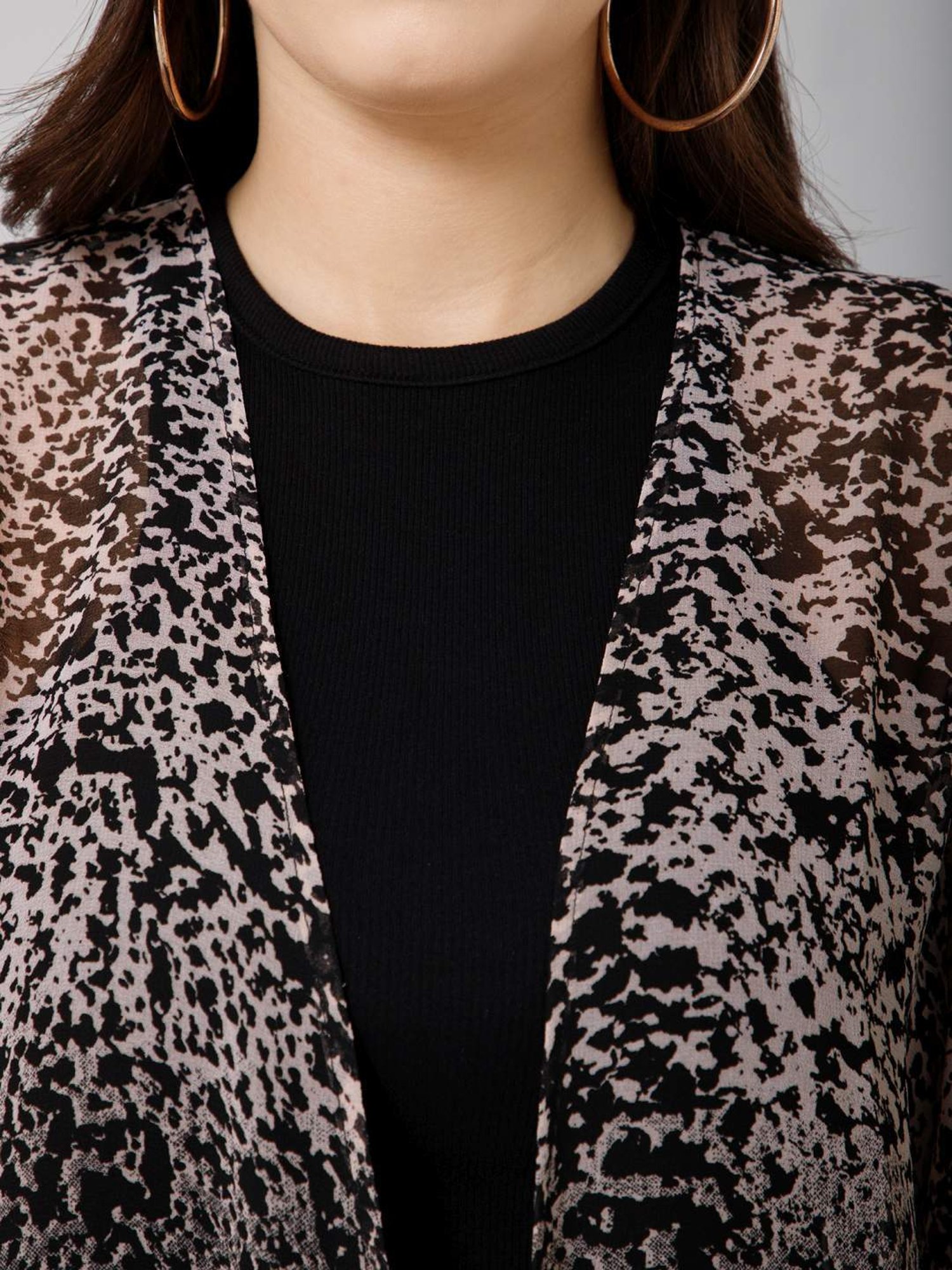 Akkriti by Pantaloons Off-White Self Pattern Shrug