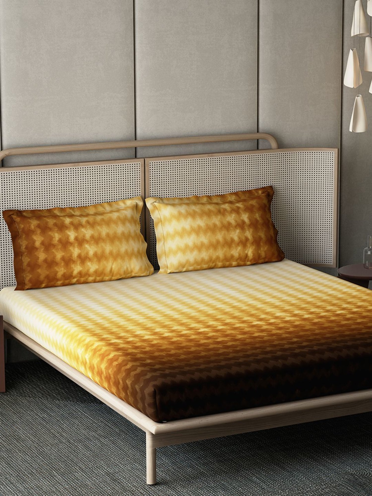 DDecor Abstract Brown 210 TC Cotton King Bed Sheet With 2 Pillow Covers