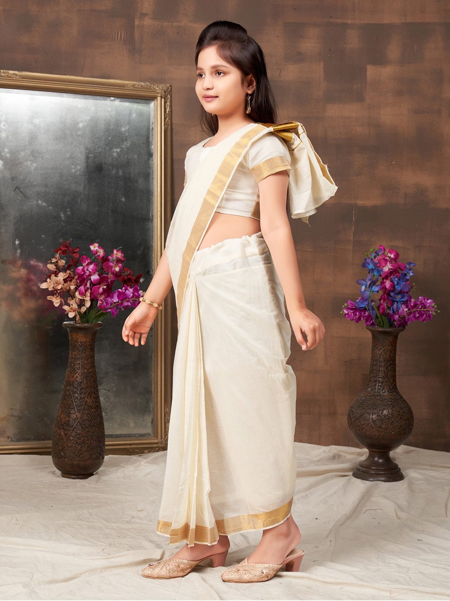 LilPicks Kids Green & White Regular Fit Saree