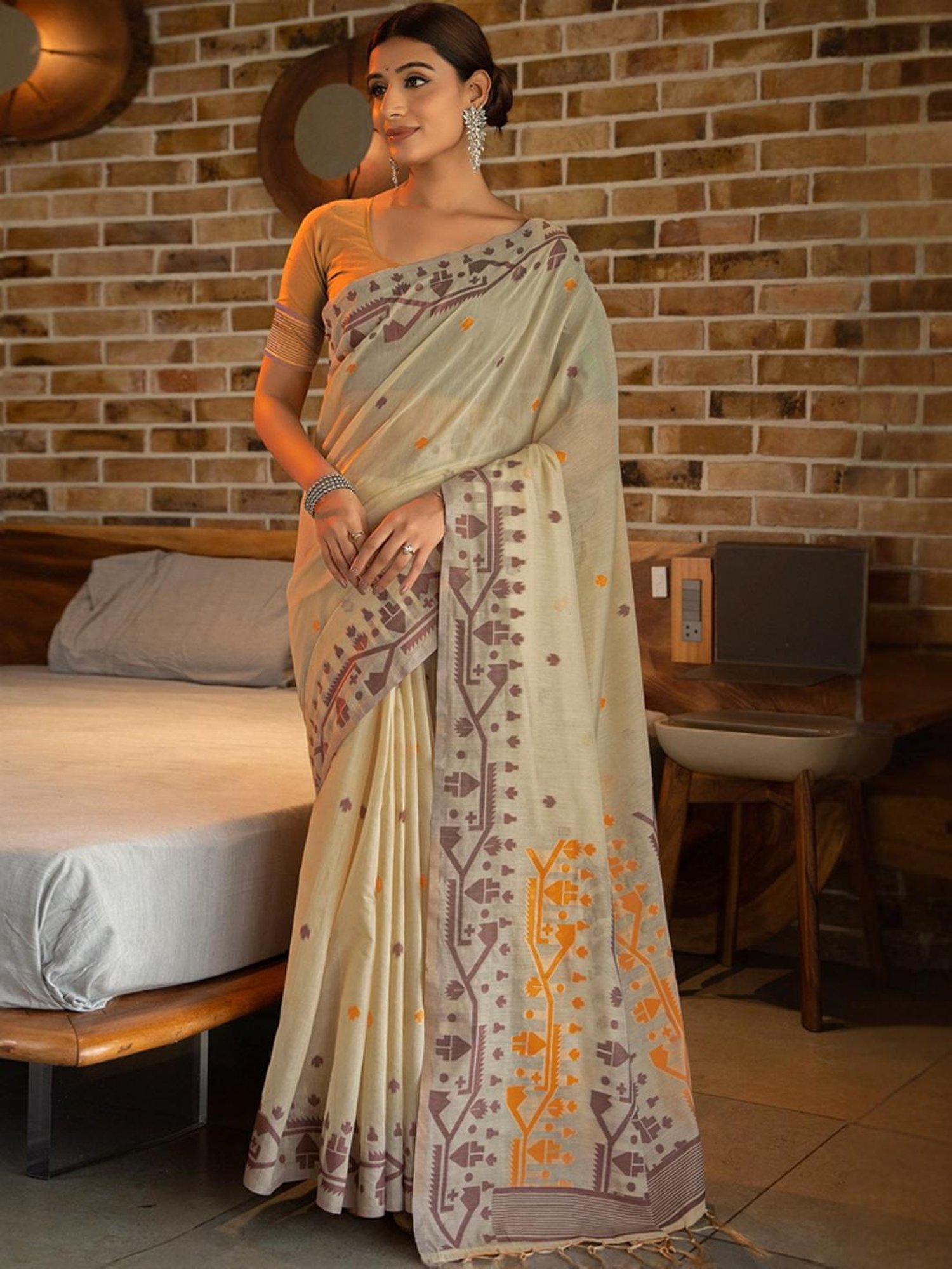 Satrani Beige Cotton Woven Saree With Unstitched Blouse