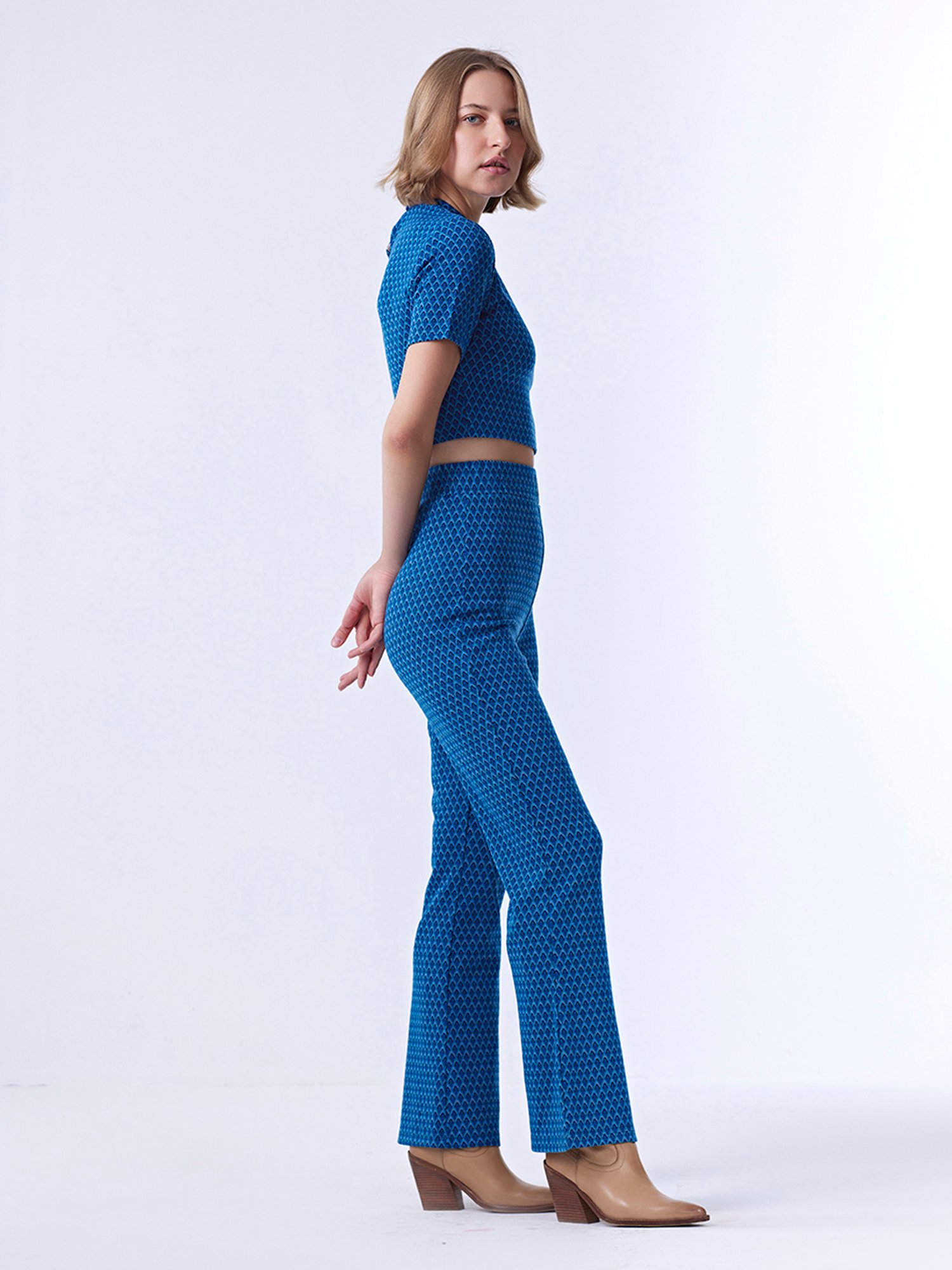 Cover Story Blue Printed Crop Top